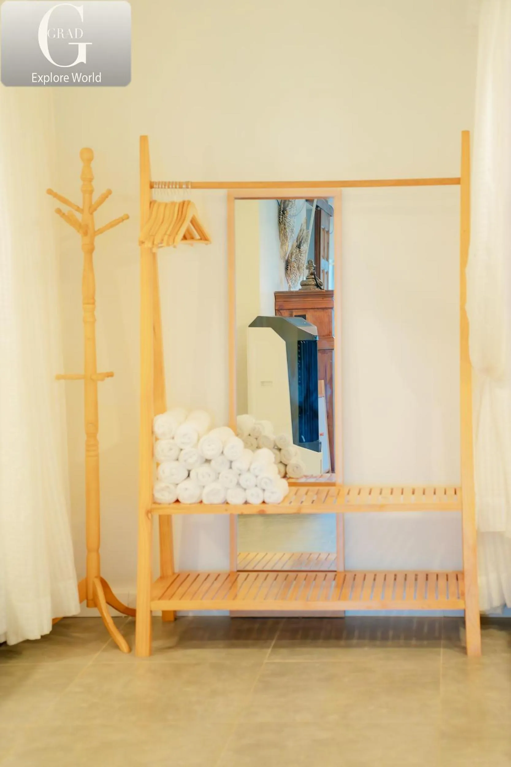 towels, Bed in Hoang Yen Villa & Coffee