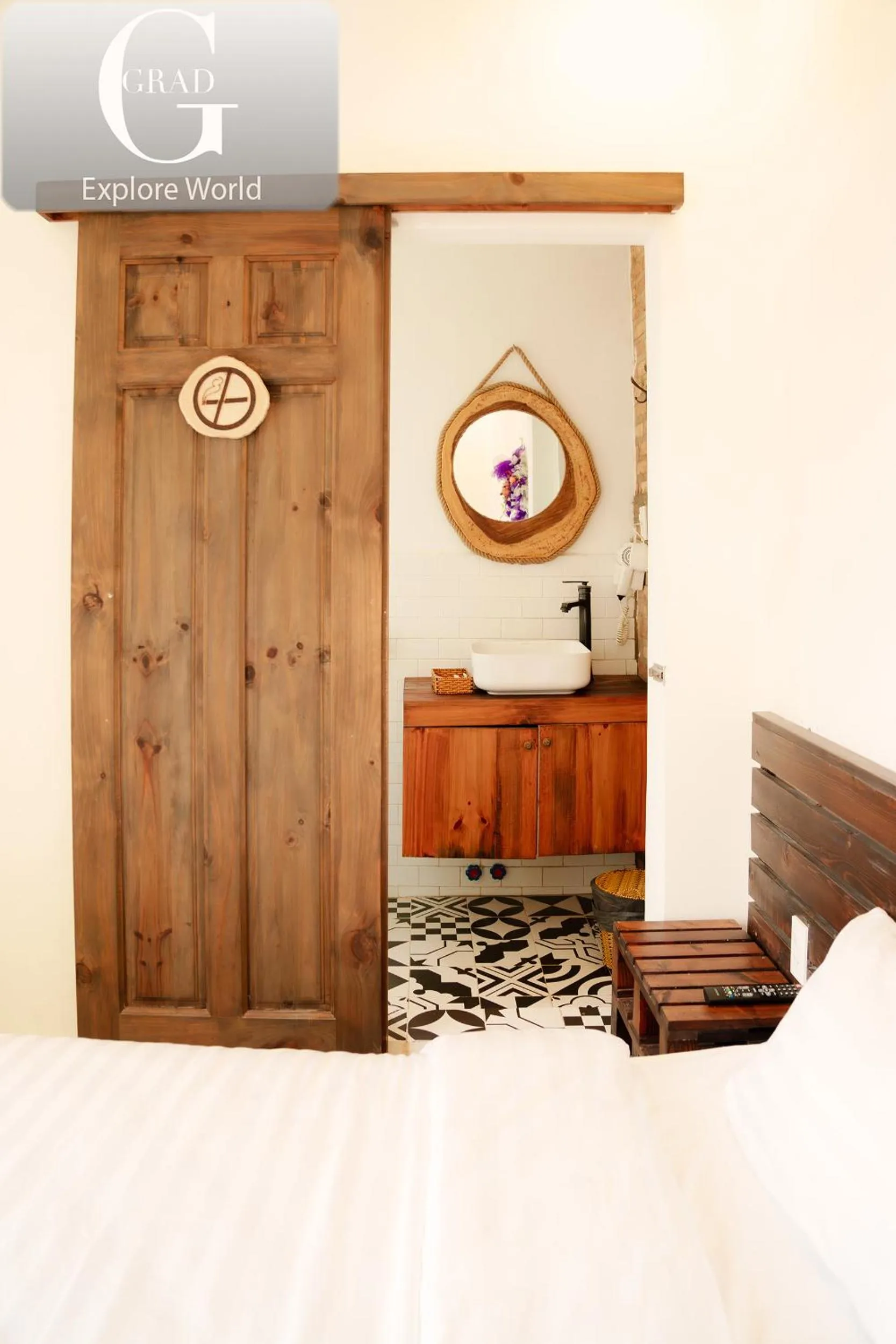 Bed in Hoang Yen Villa & Coffee