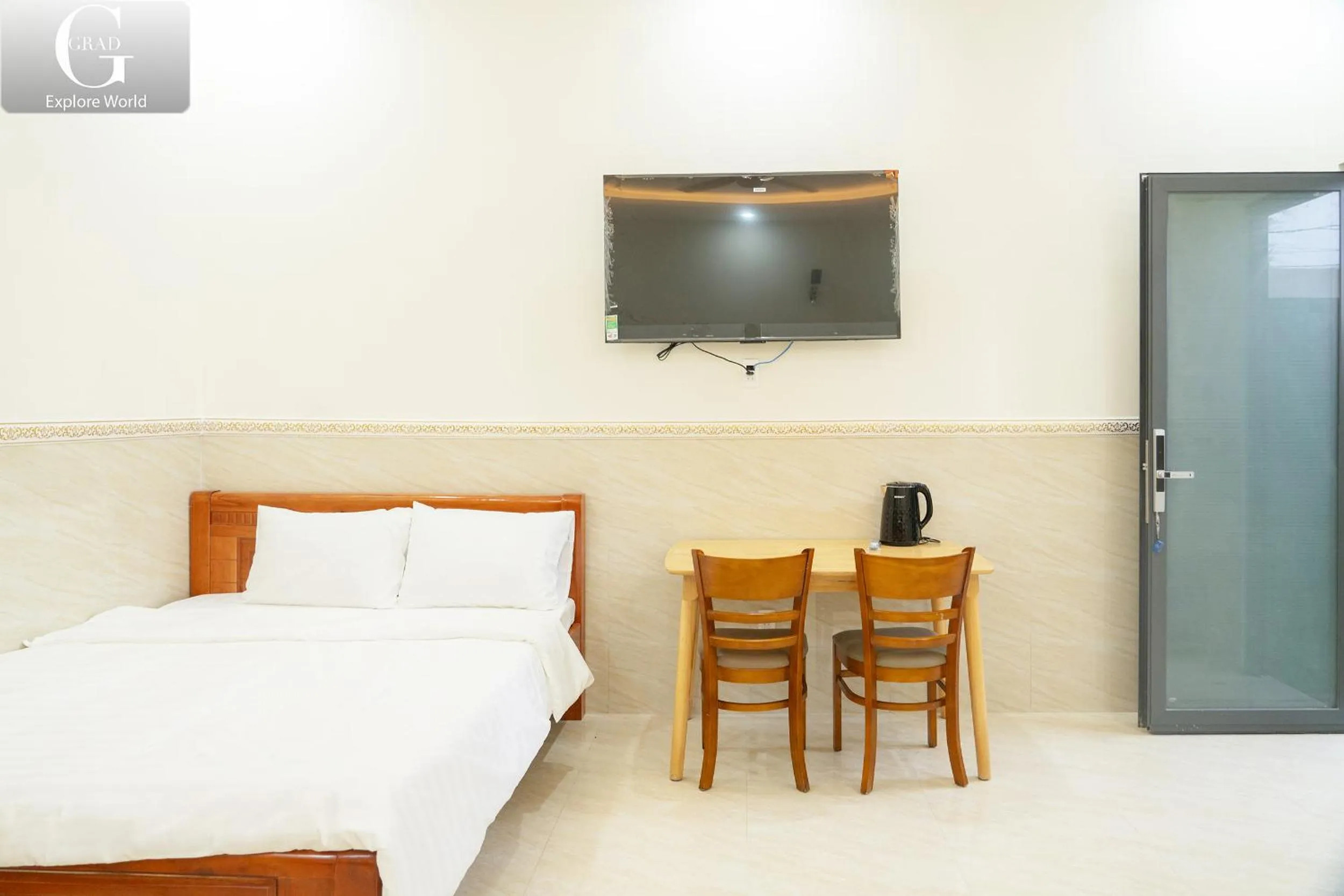 TV and multimedia, Bed in Hoang Yen Villa & Coffee