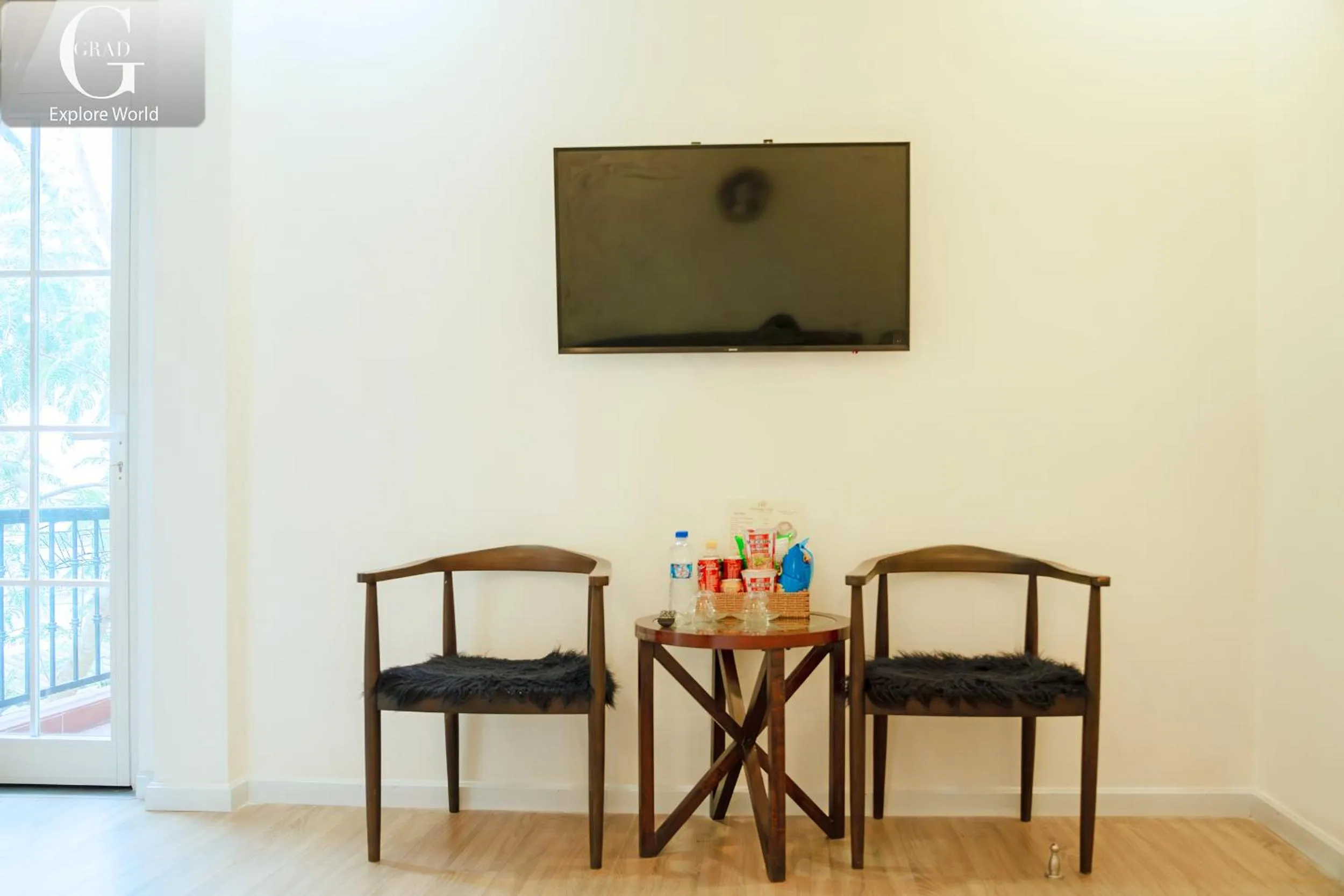 TV and multimedia in Hoang Yen Villa & Coffee