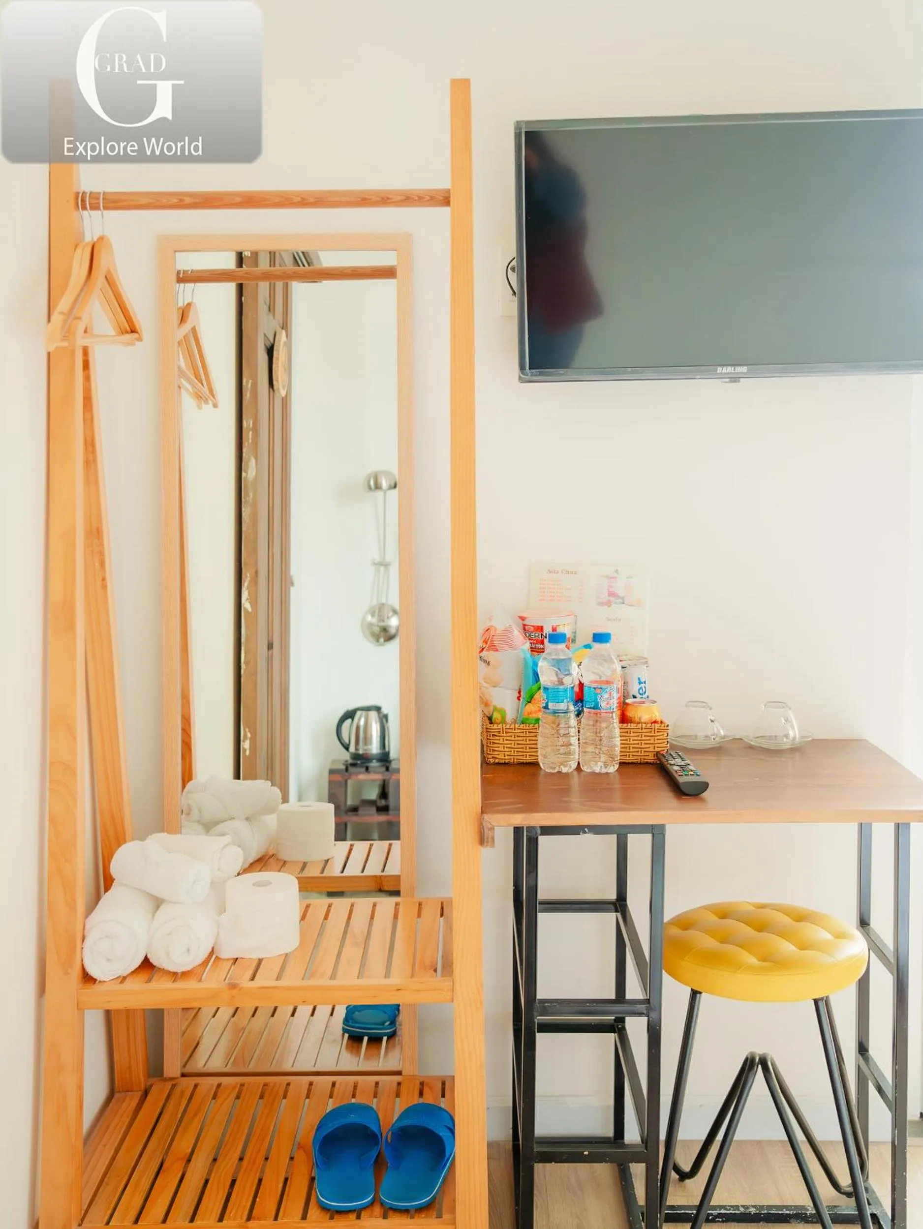 Photo of the whole room, Bed in Hoang Yen Villa & Coffee