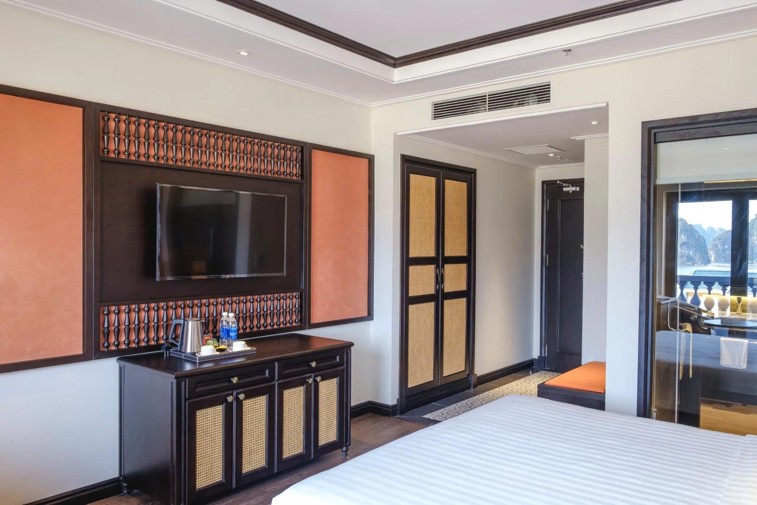 TV and multimedia in Green Dragon Boutique Hotel