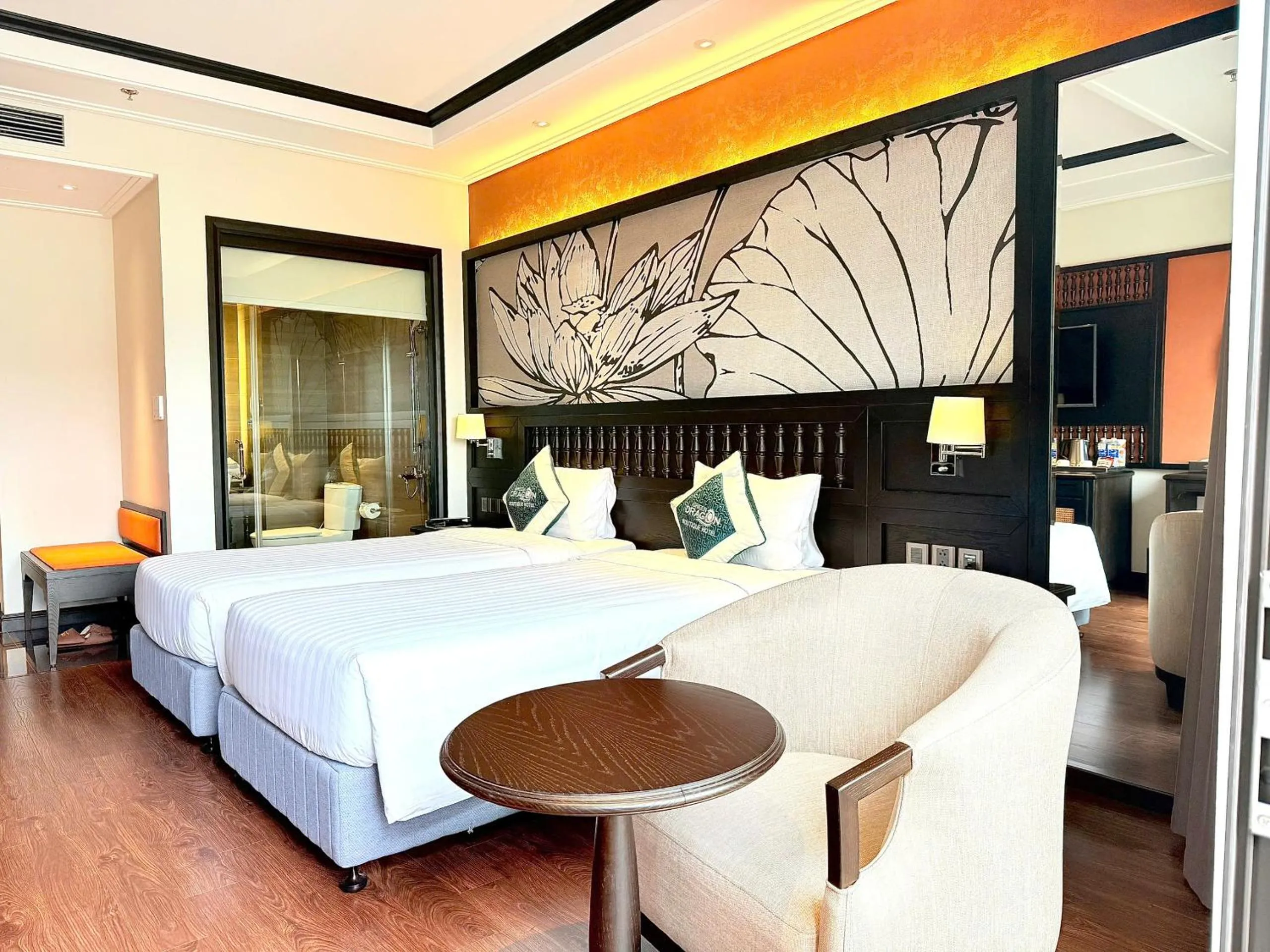 Photo of the whole room, Bed in Green Dragon Boutique Hotel