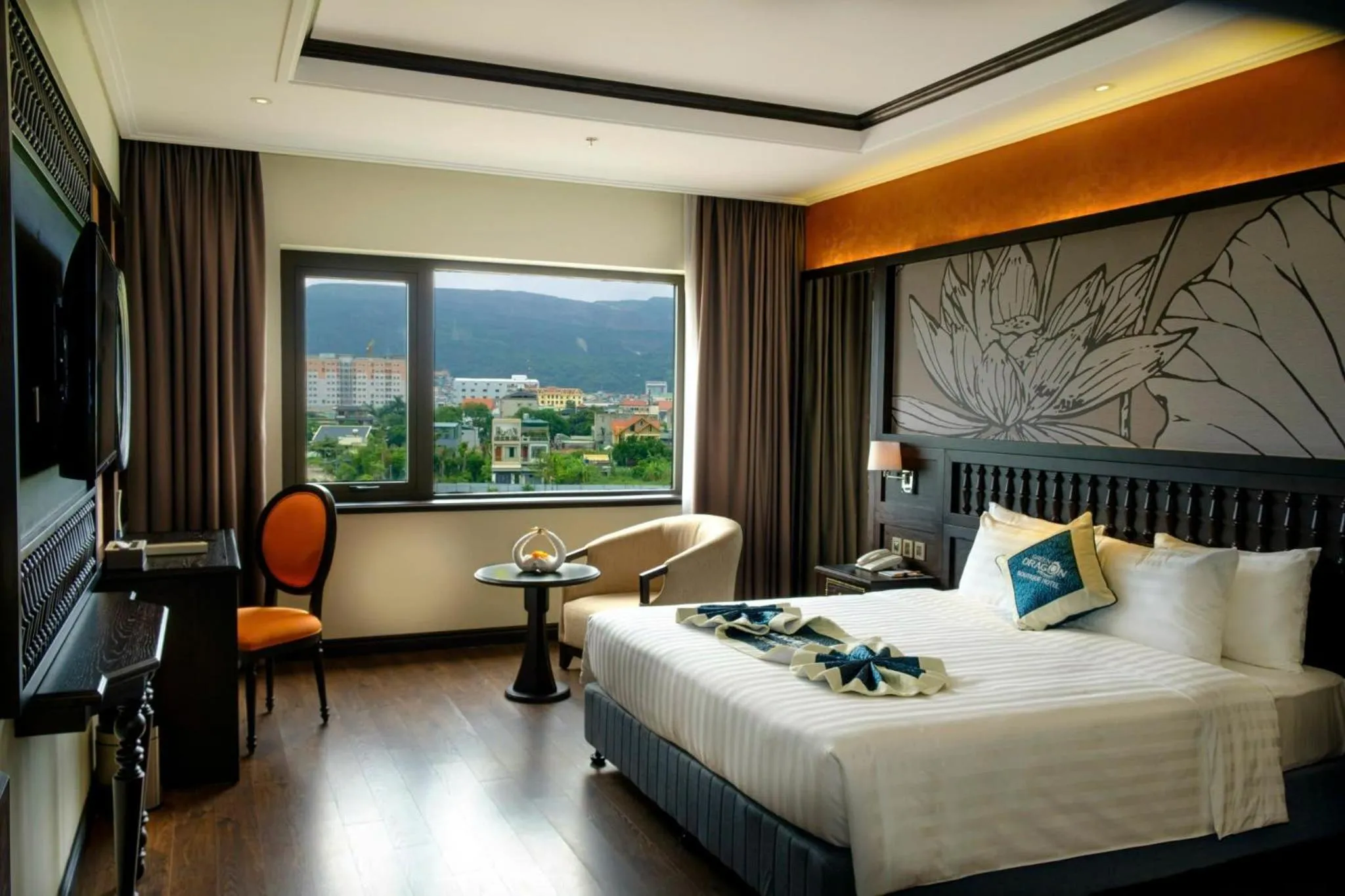 Bed in Green Dragon Boutique Hotel