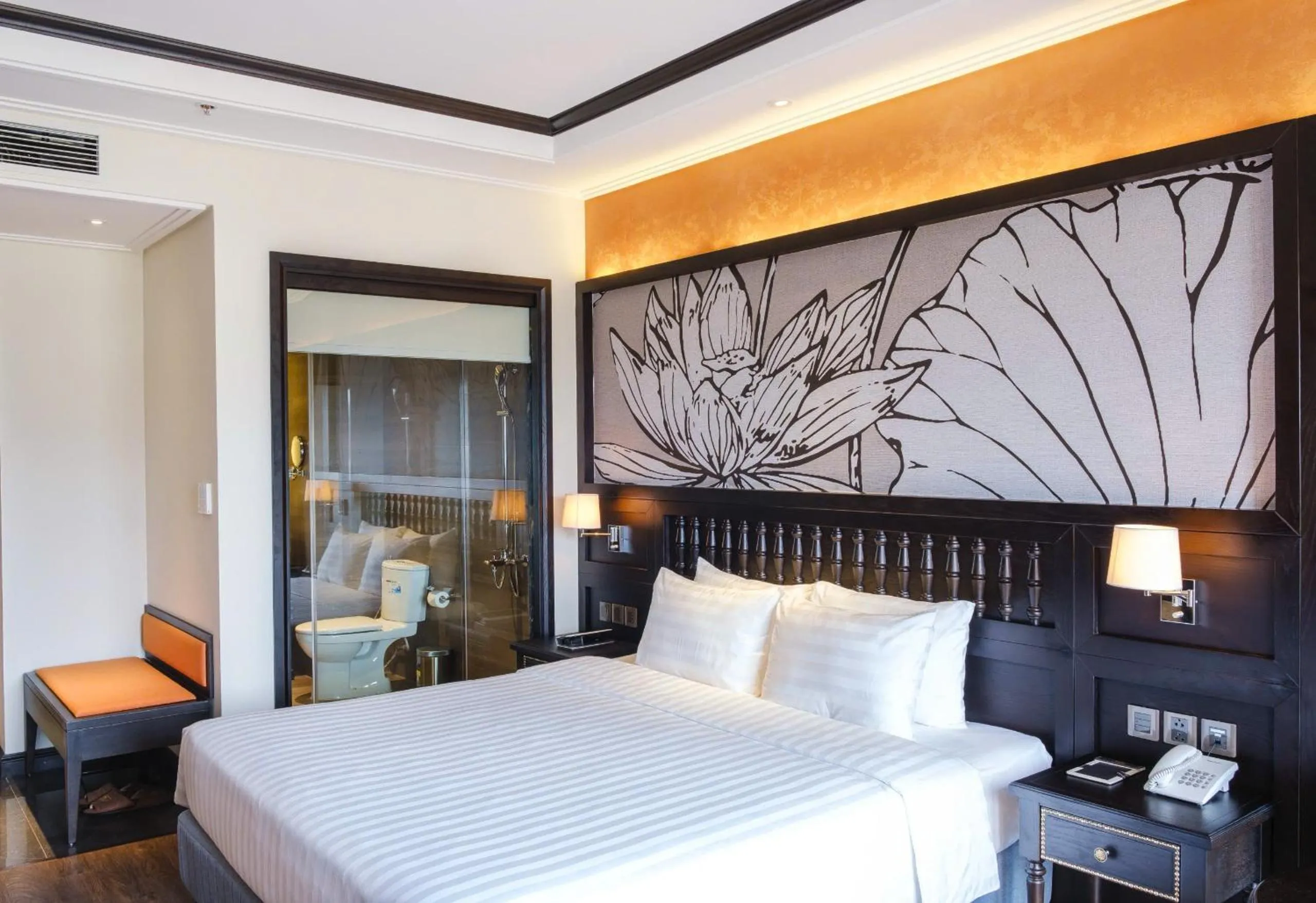 Bed in Green Dragon Boutique Hotel