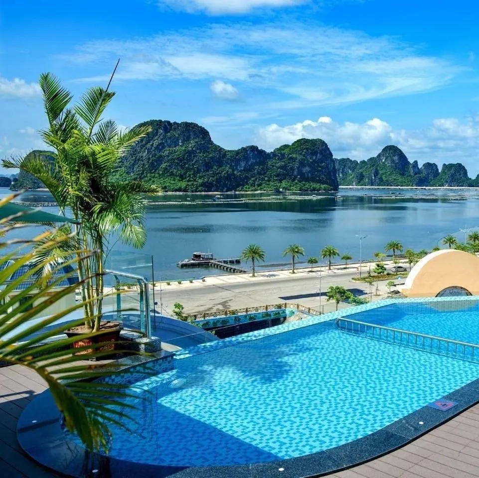 Swimming pool in Green Dragon Boutique Hotel