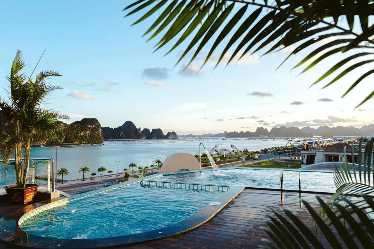 Swimming pool in Green Dragon Boutique Hotel