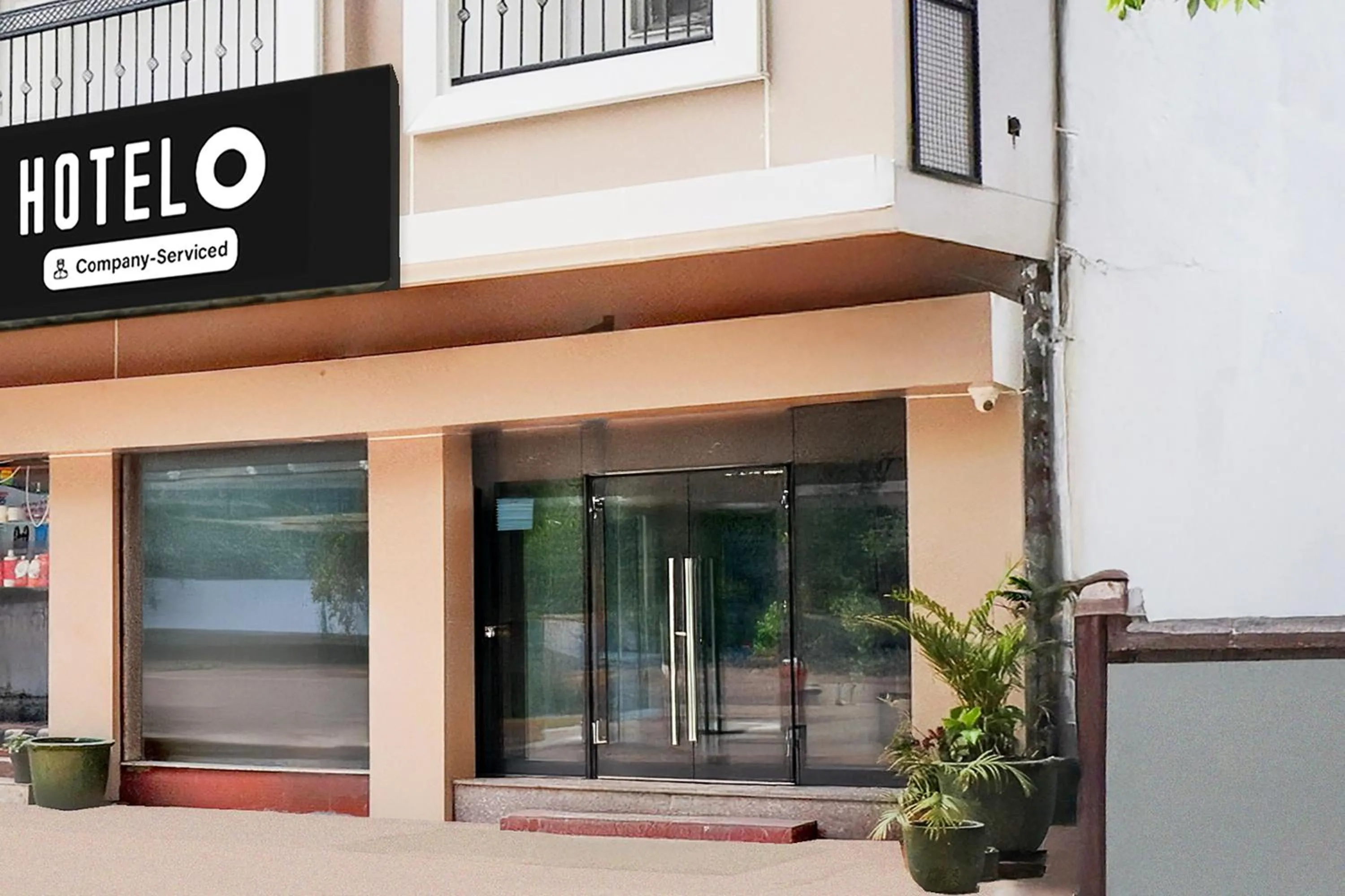 Facade/entrance in Hotel O Tehsil Chowk Doon Hospital Formerly Hotel Comfort