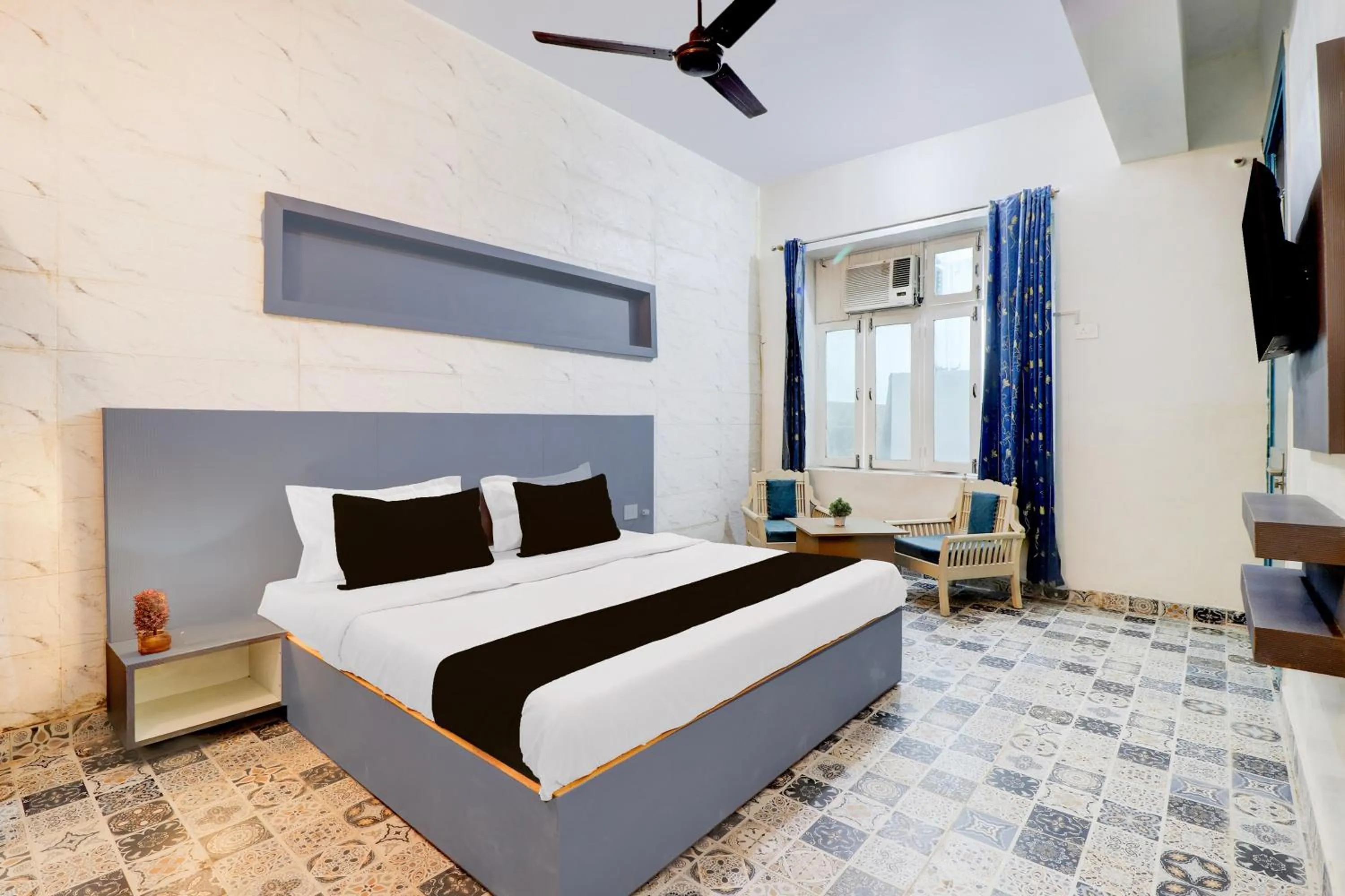 Bedroom, Bed in Hotel O Tehsil Chowk Doon Hospital Formerly Hotel Comfort