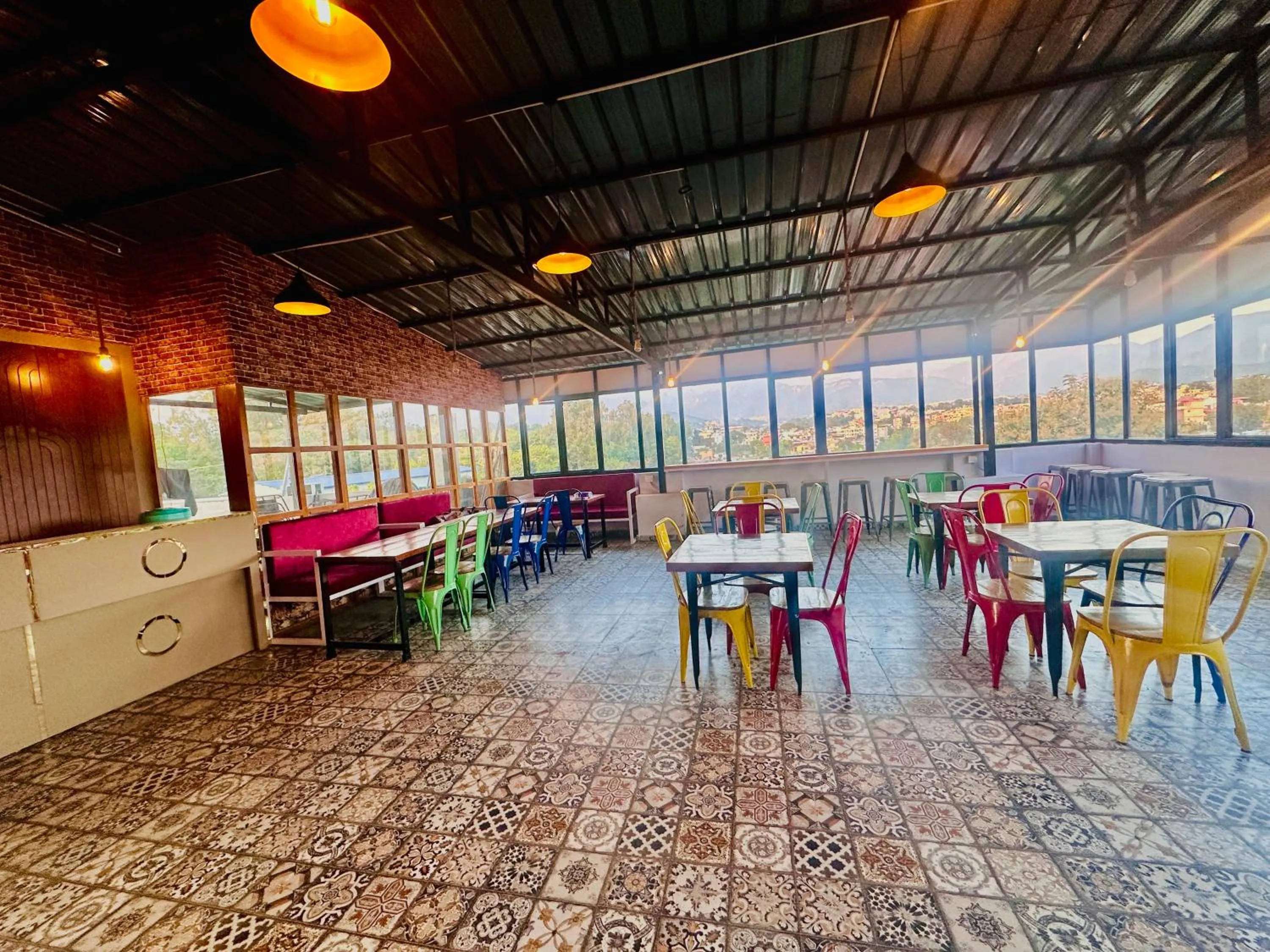 Restaurant/places to eat in Hotel Royal Orbit By Arony Hospitality Dehradun