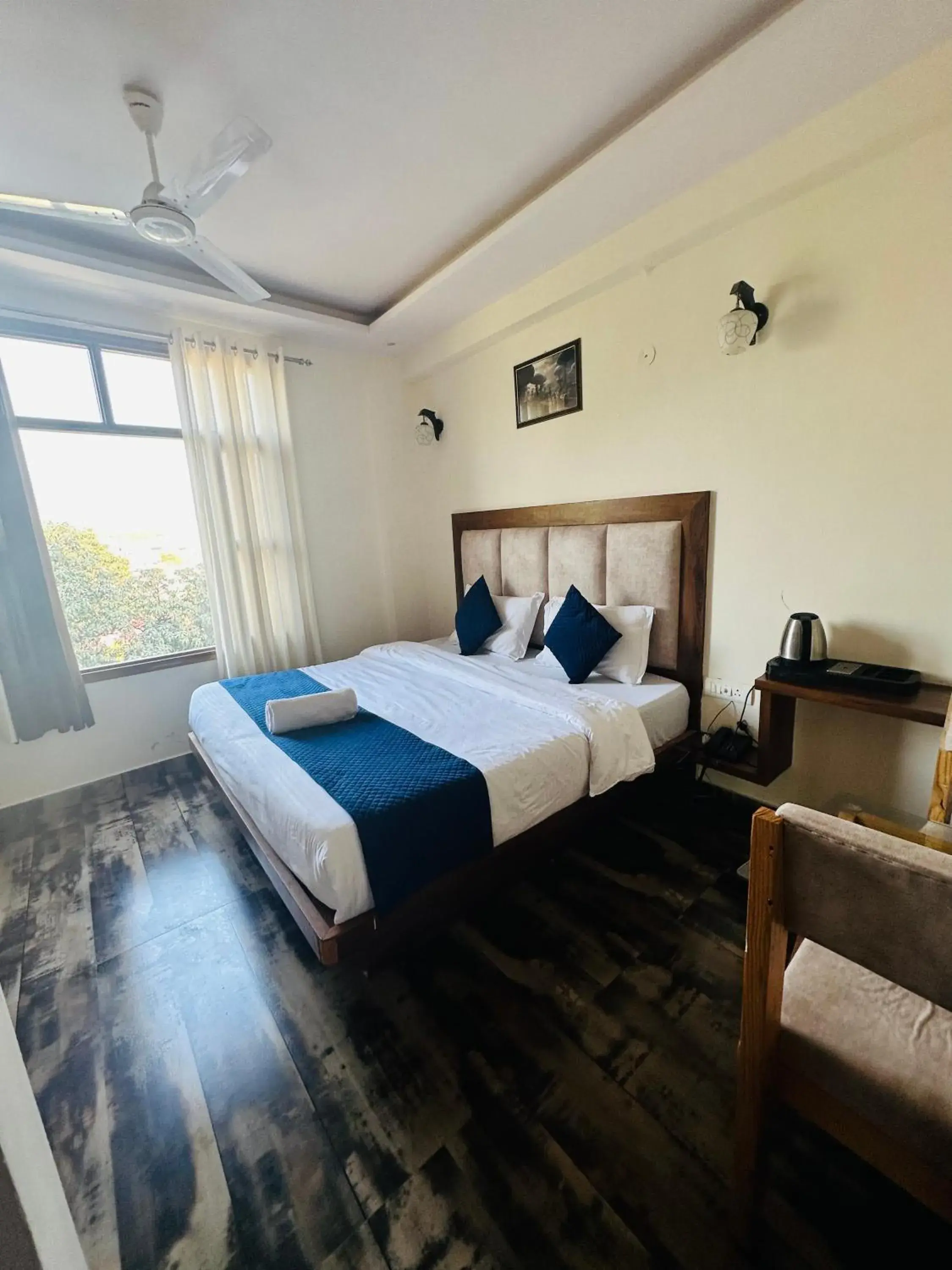 Photo of the whole room, Bed in Hotel Royal Orbit By Arony Hospitality Dehradun Photo of the whole room, Bed in Hotel Royal Orbit By Arony Hospitality Dehradun