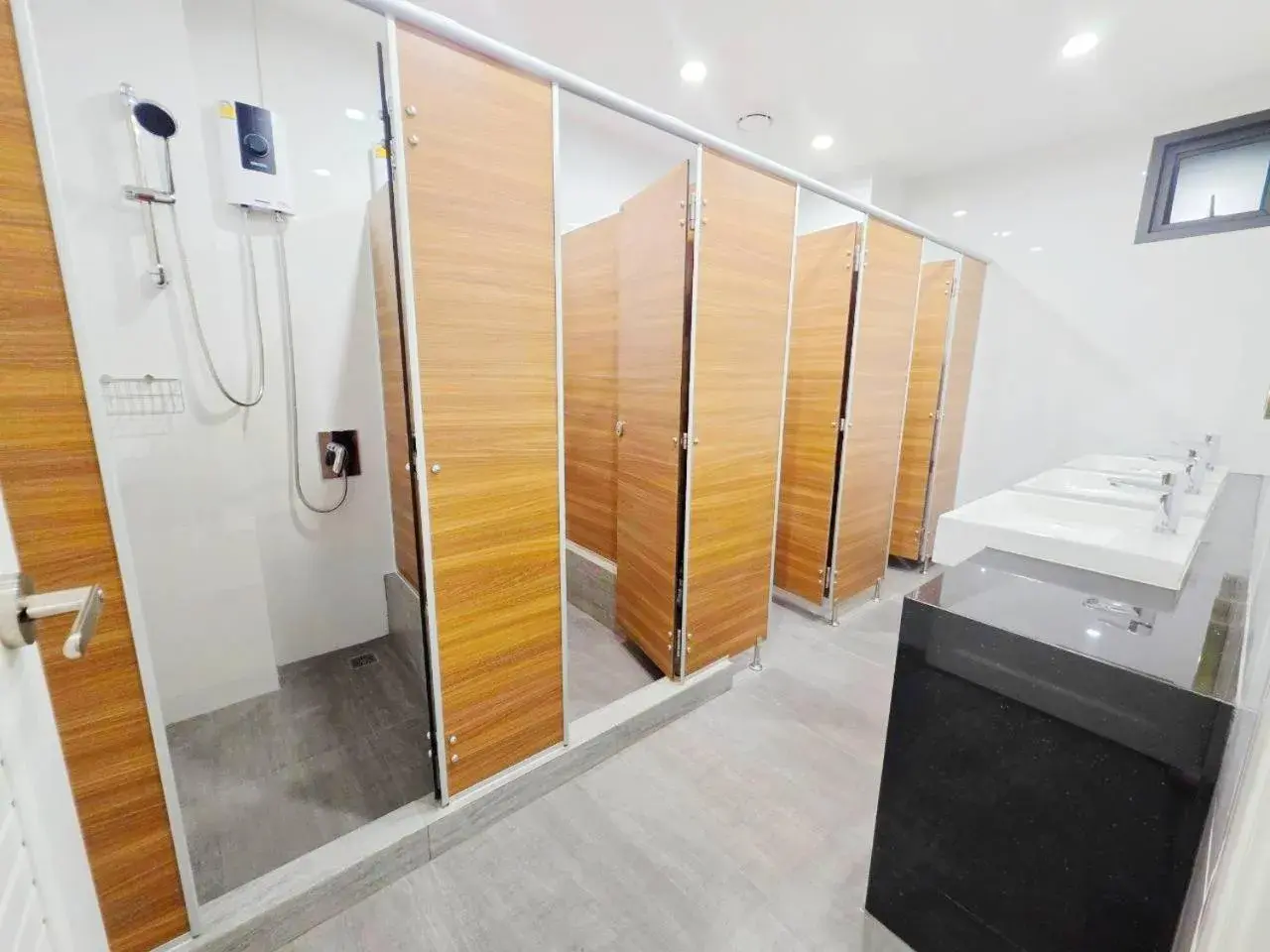 Triple Room with Shared Bathroom in Vintana Siam Bangkok Hotel Triple Room with Shared Bathroom in Vintana Siam Bangkok Hotel