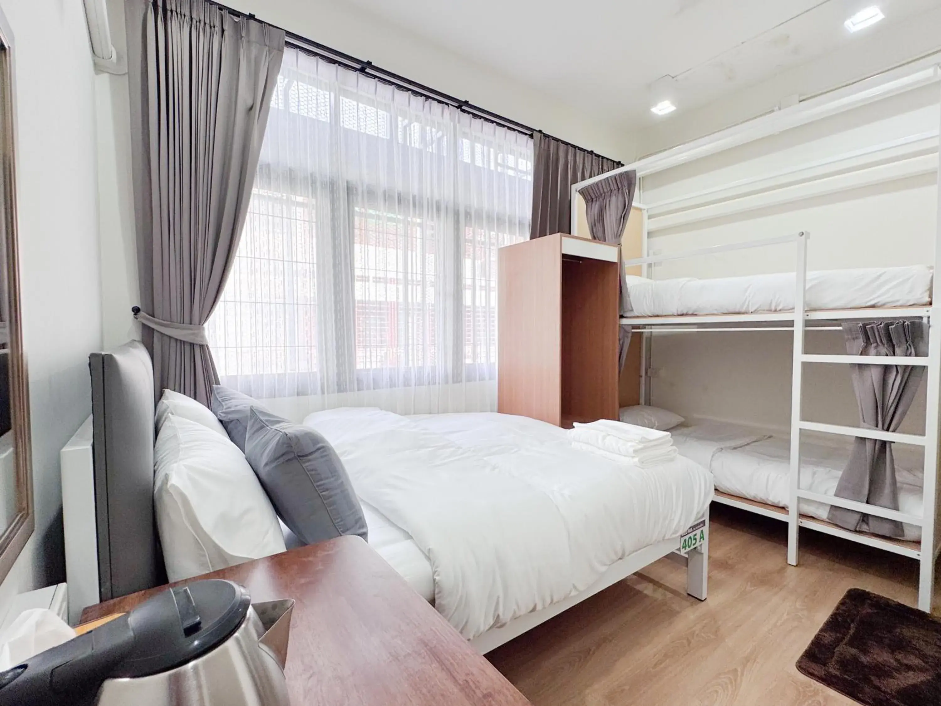 Family Room with Private Bathroom in Vintana Siam Bangkok Hotel Family Room with Private Bathroom in Vintana Siam Bangkok Hotel