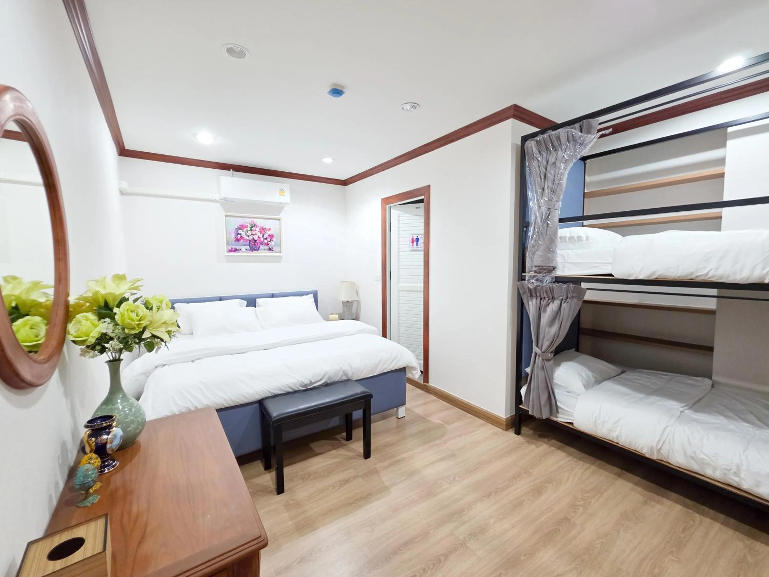 Bed in Vintana Siam Bangkok Hotel