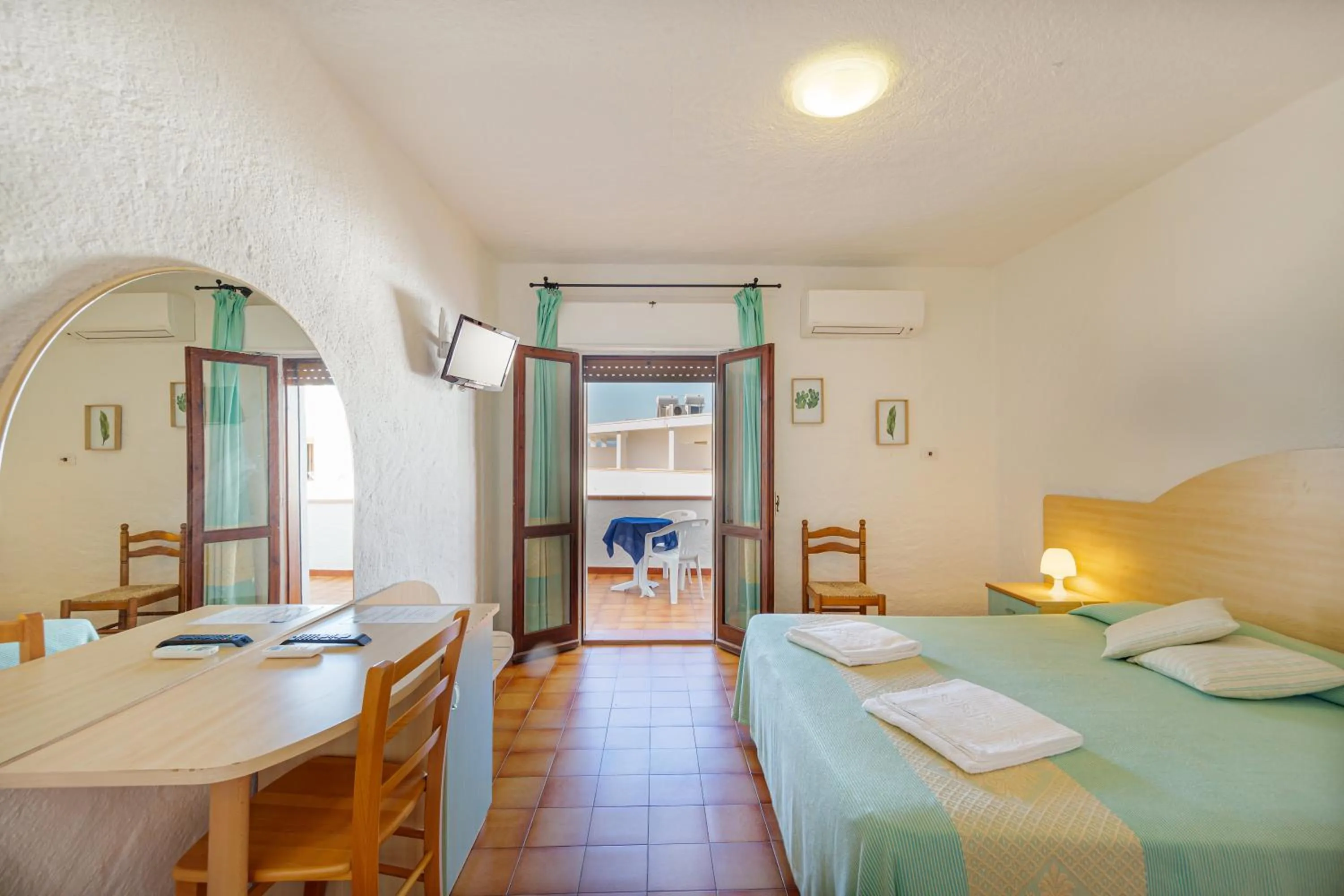 Photo of the whole room, Bed in Hotel Mare Blue