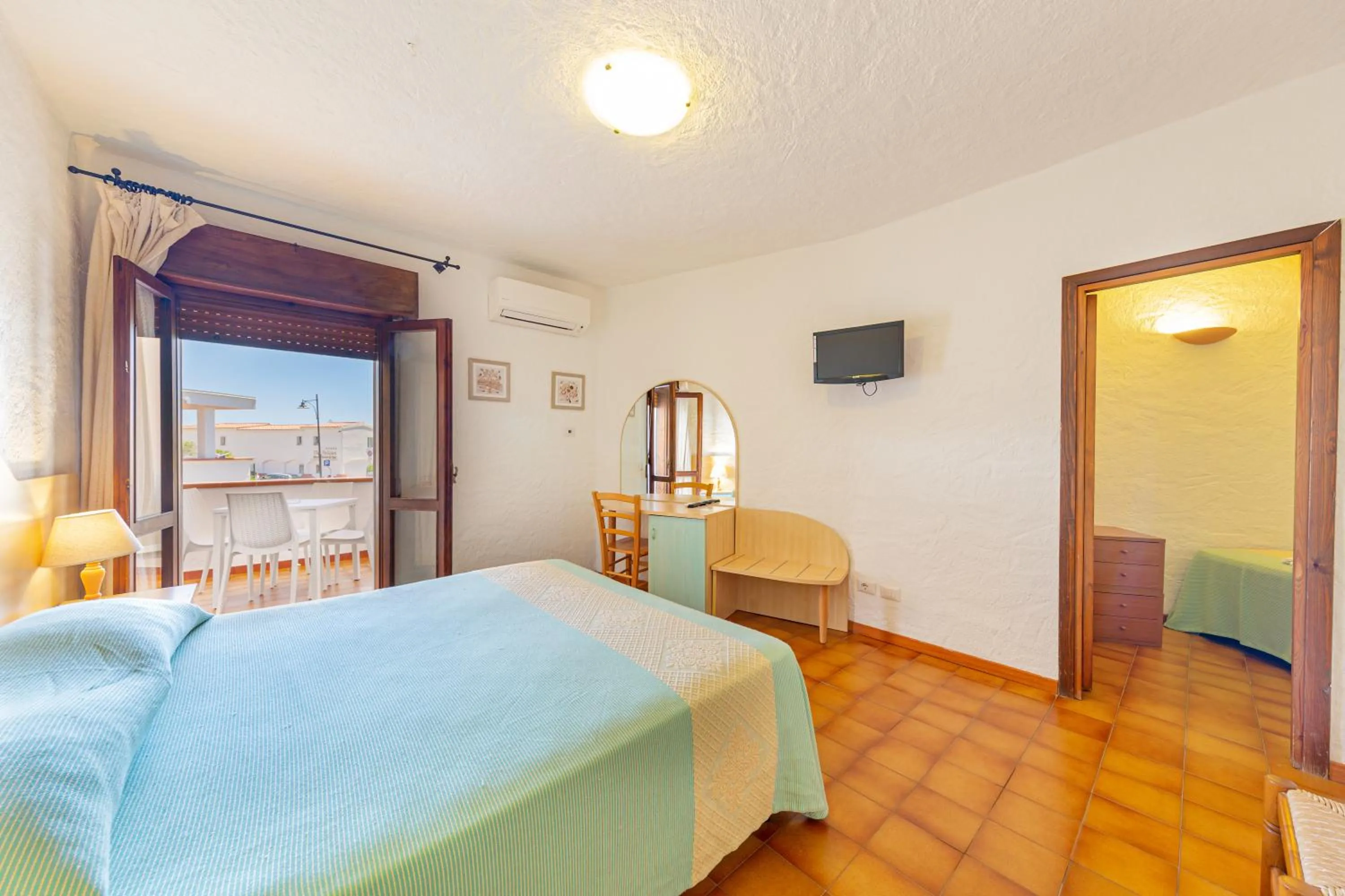 Photo of the whole room, Bed in Hotel Mare Blue