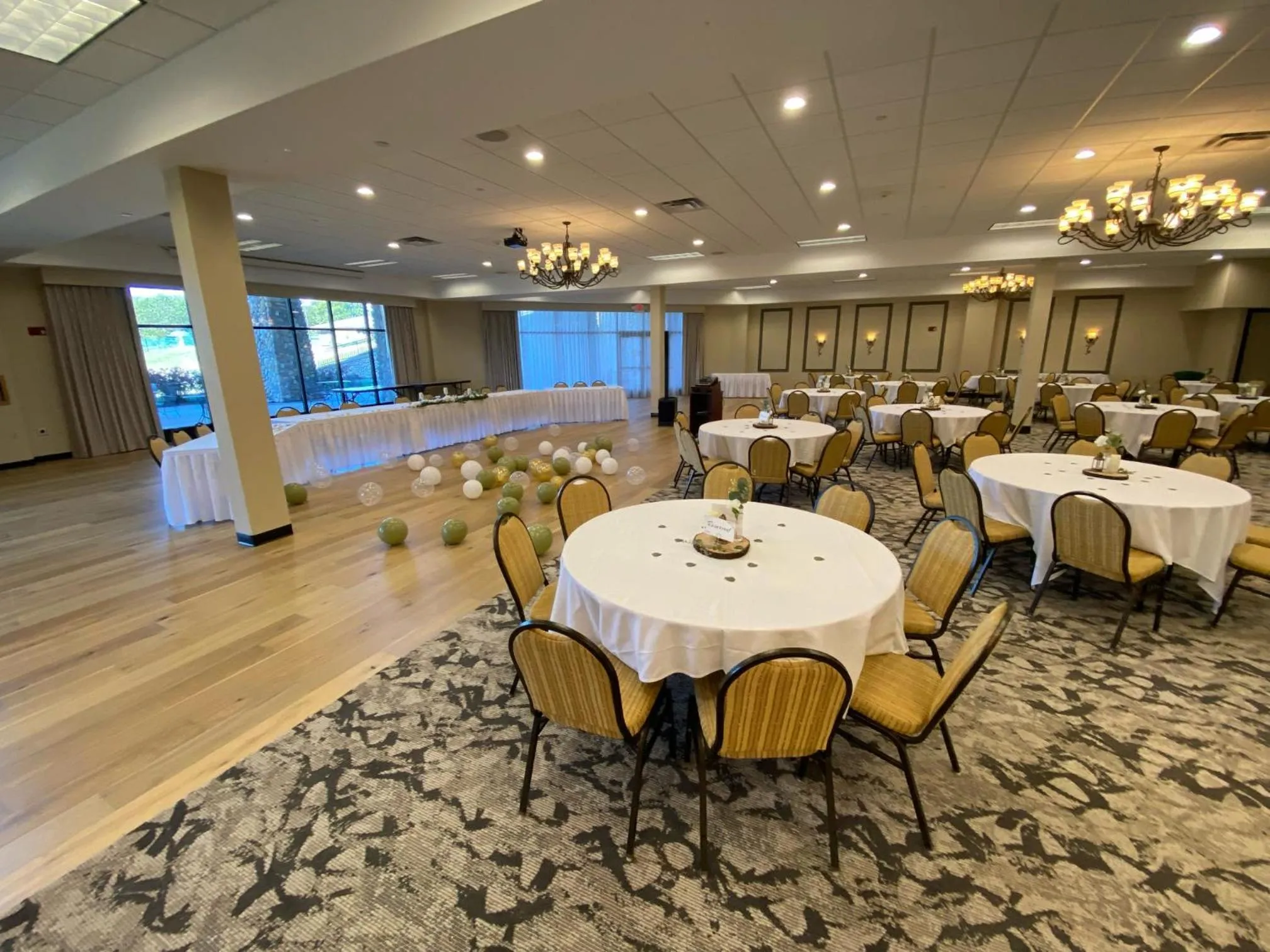 Restaurant/places to eat in Three Bears Resort Waterpark Near Tomah Ascend Collection