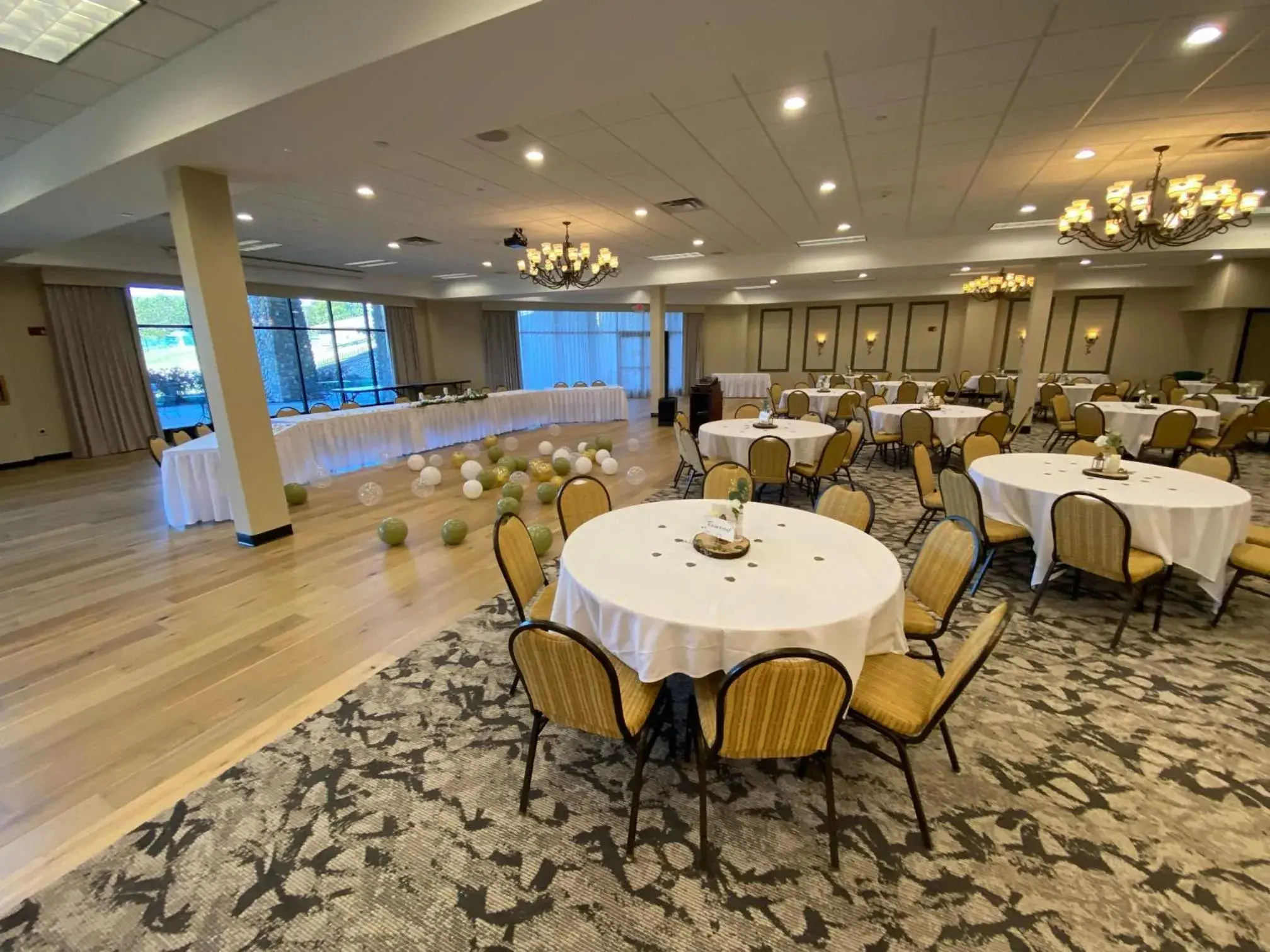 Restaurant/places to eat in Three Bears Resort Waterpark Near Tomah Ascend Collection Restaurant/places to eat in Three Bears Resort Waterpark Near Tomah Ascend Collection