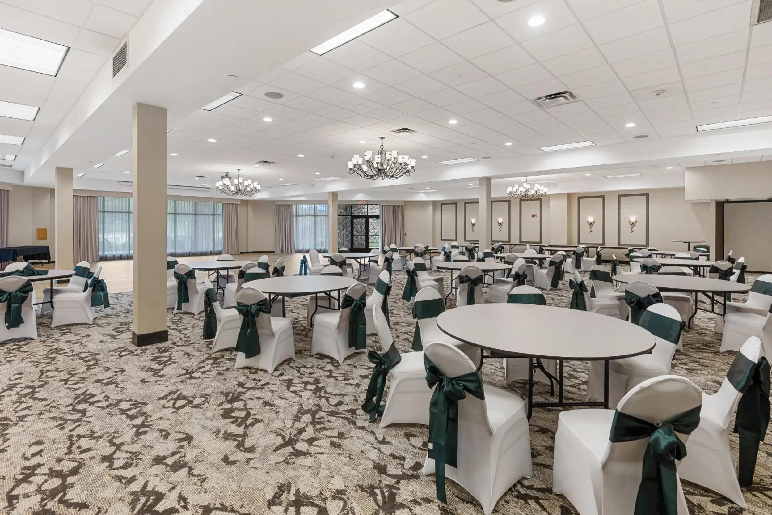 Restaurant/places to eat in Three Bears Resort Waterpark Near Tomah Ascend Collection Restaurant/places to eat in Three Bears Resort Waterpark Near Tomah Ascend Collection