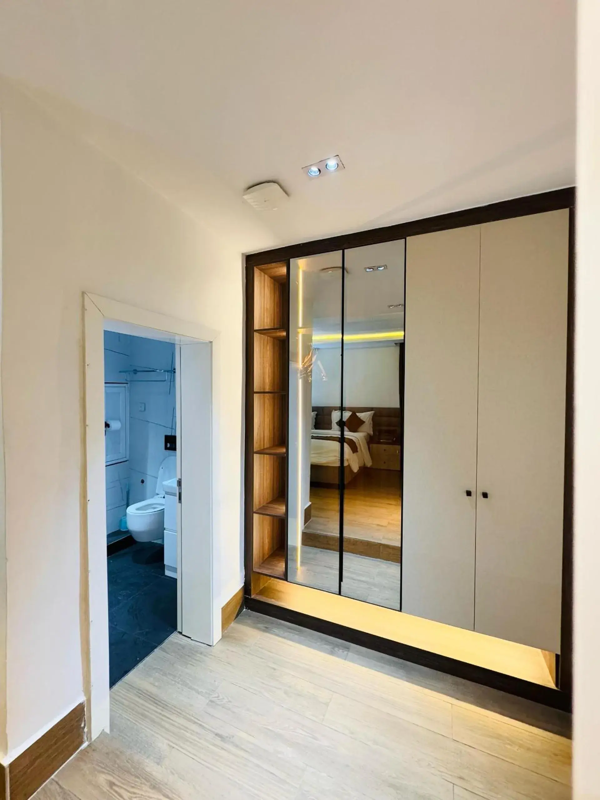 Five-Bedroom Deluxe Apartment in Bolton White Residence Five-Bedroom Deluxe Apartment in Bolton White Residence