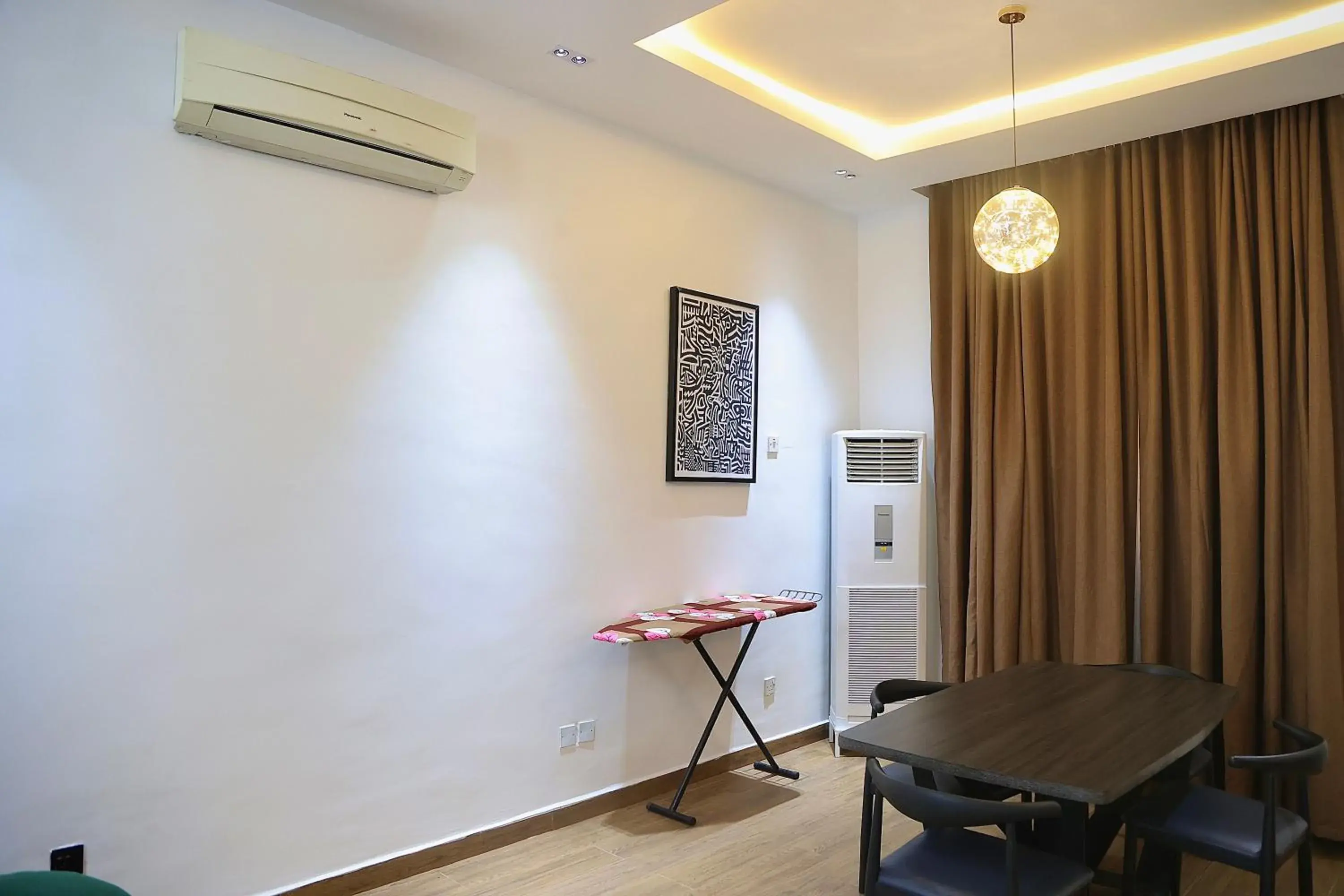 Deluxe One-Bedroom Apartment in Bolton White Residence Deluxe One-Bedroom Apartment in Bolton White Residence