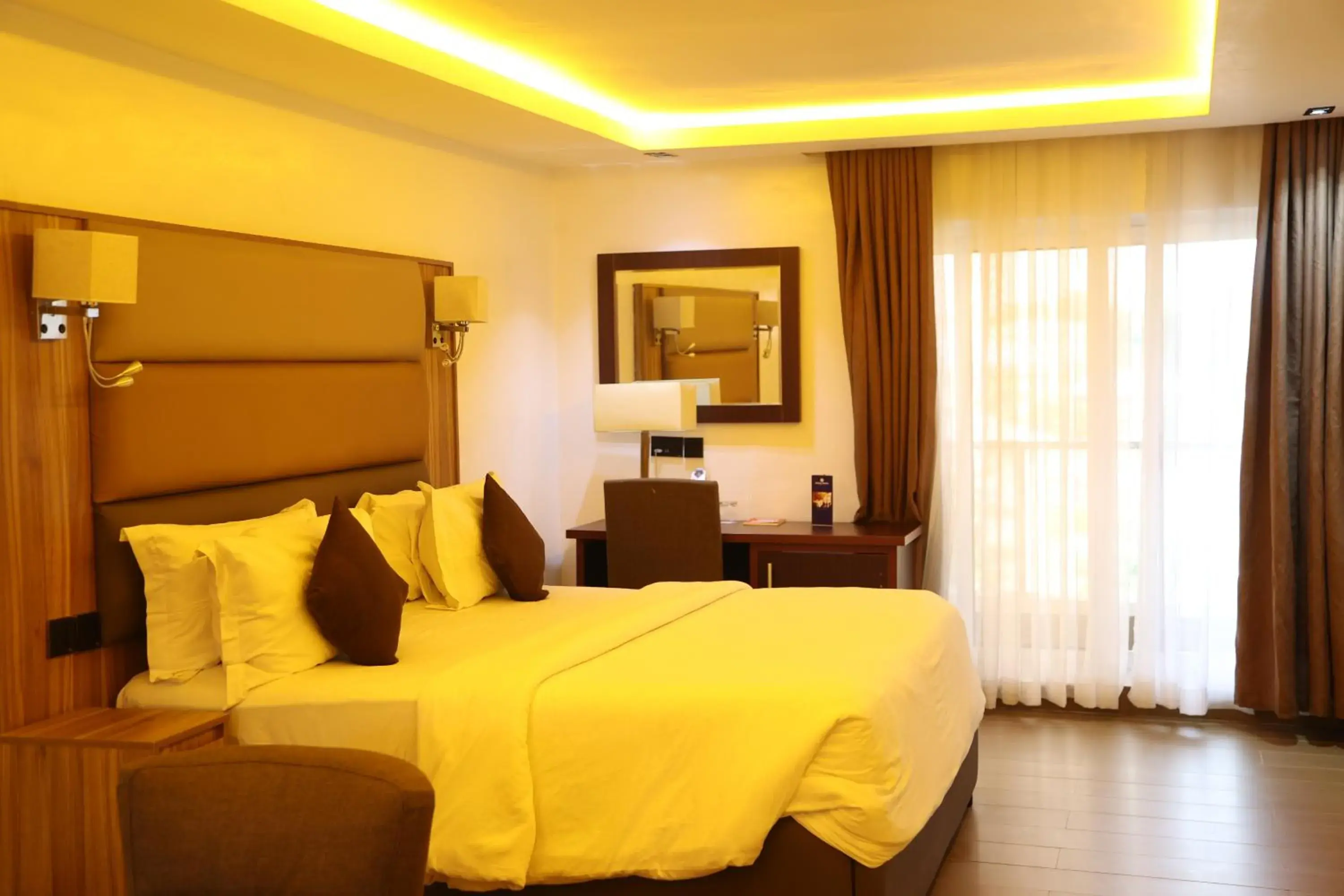 Standard King Room in Bolton White Residence Standard King Room in Bolton White Residence