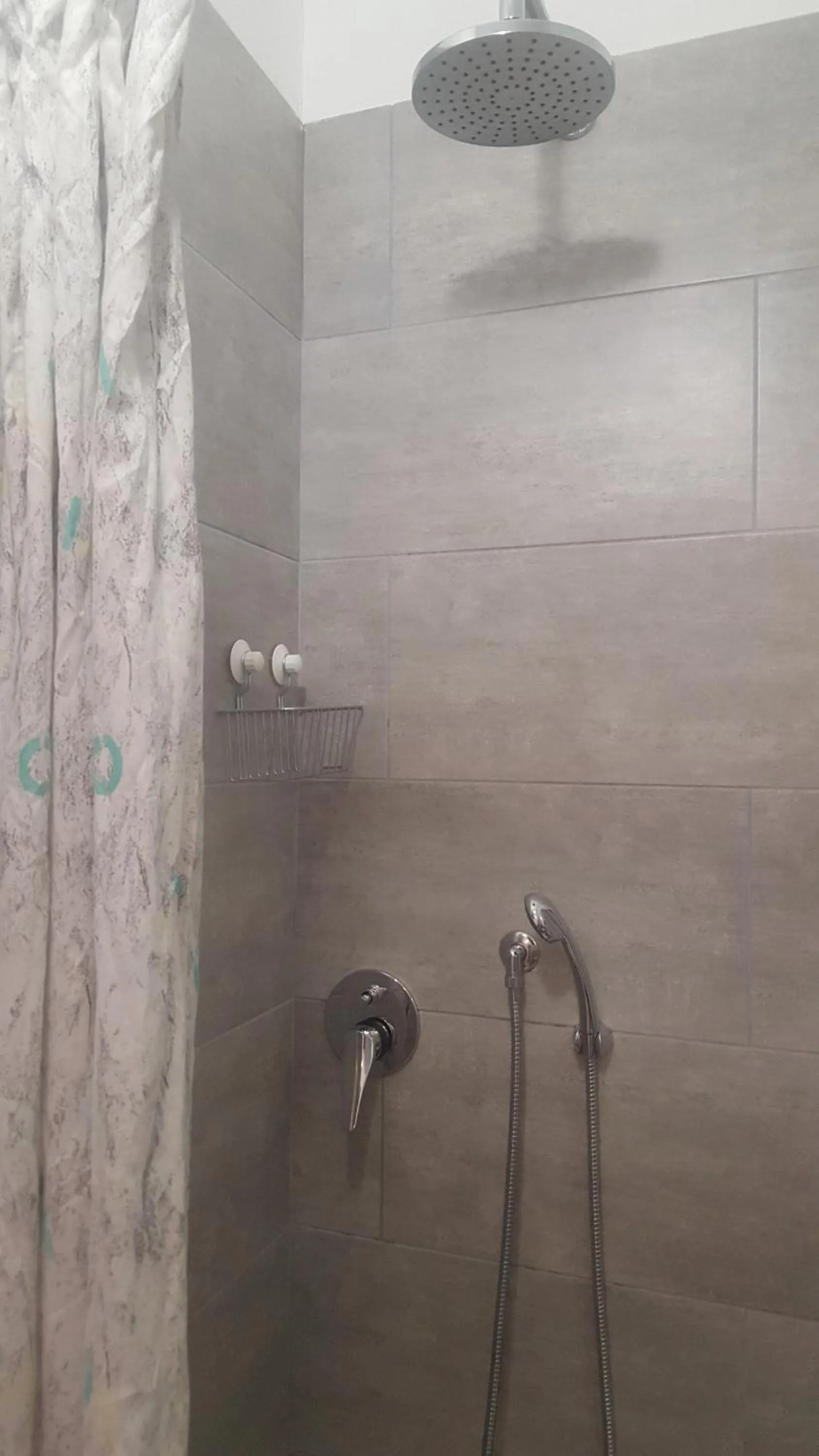 Bathroom in Hotel Flora