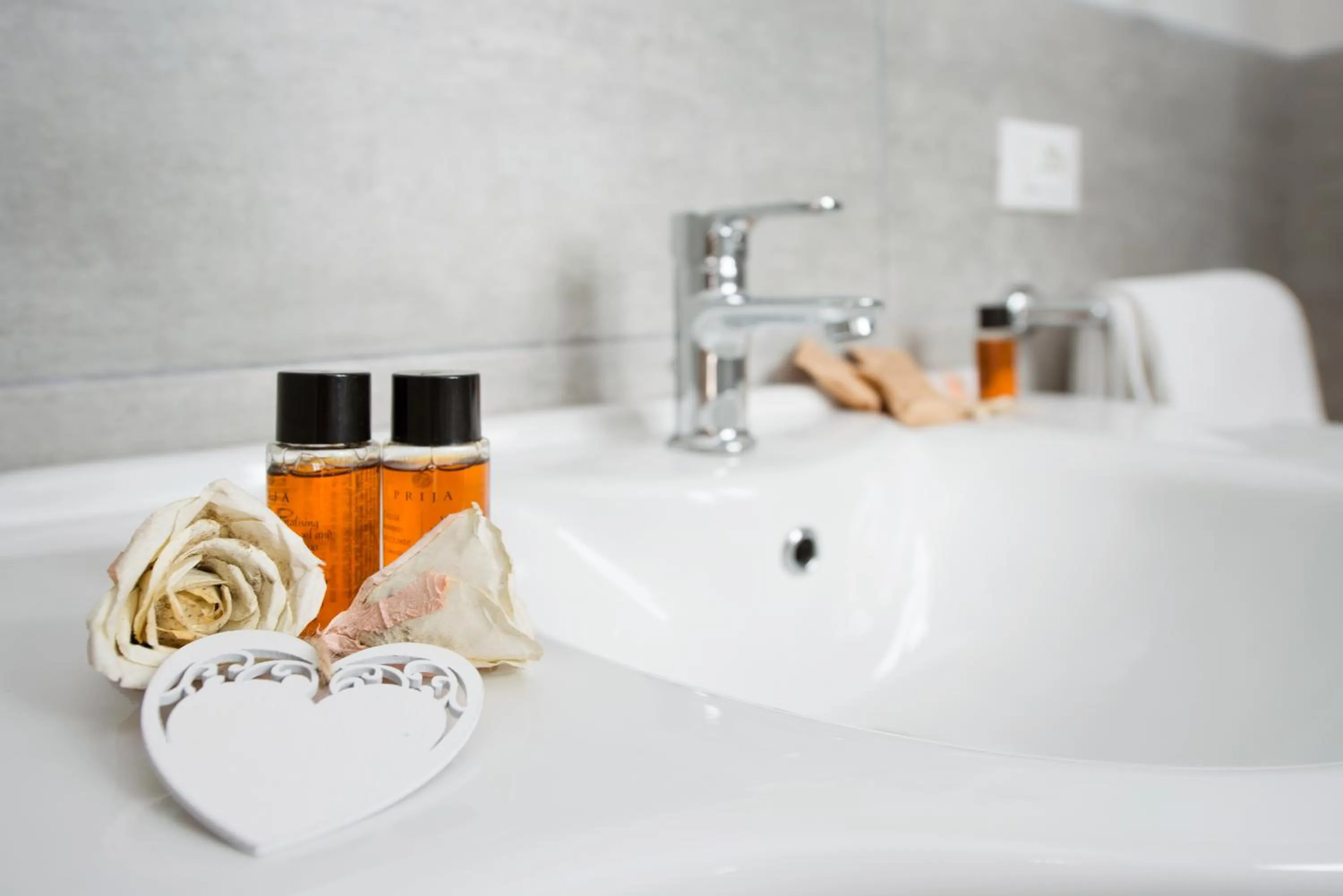 Bathroom in Hotel Flora