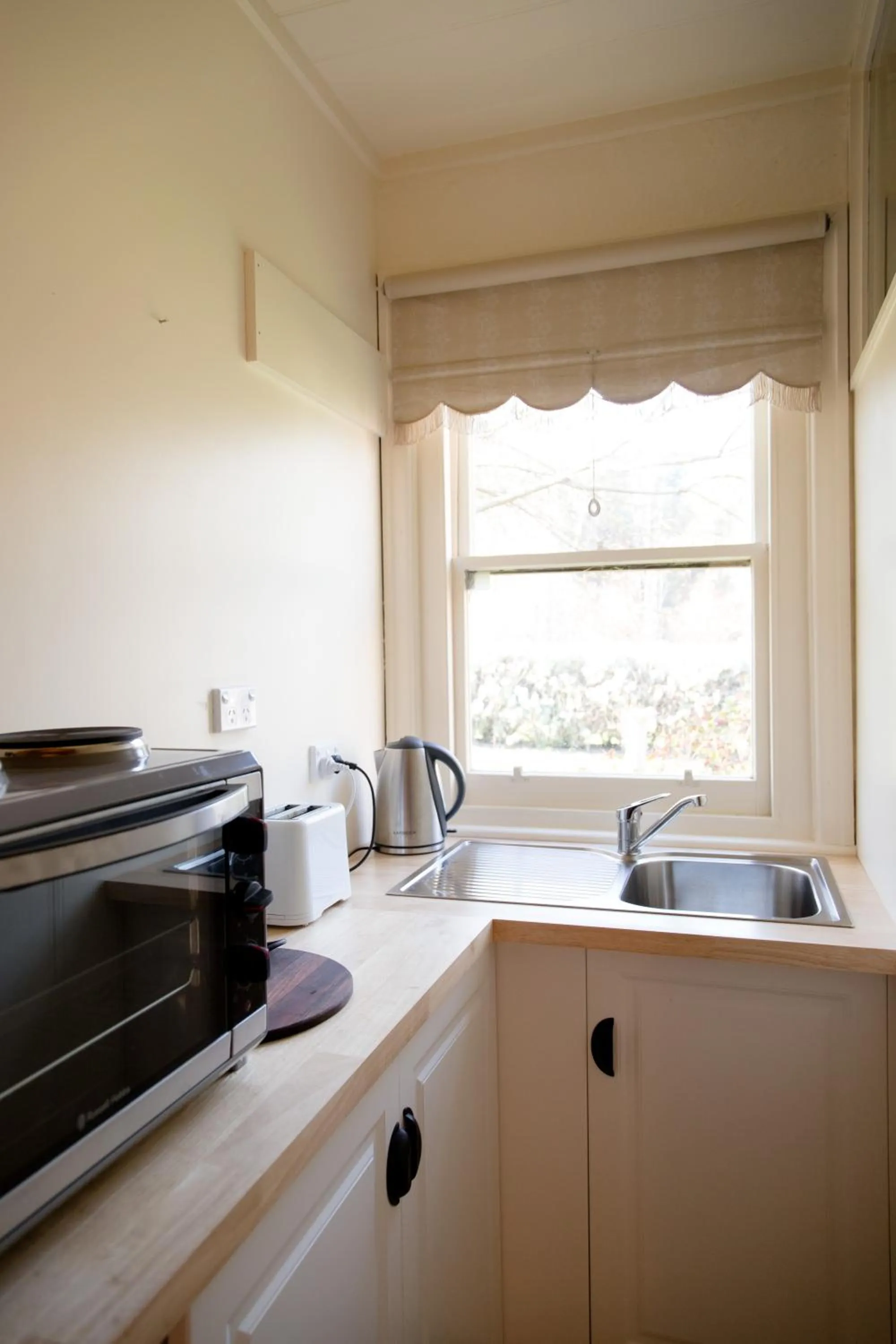 Kitchen or kitchenette in Pierrepoint Accommodation