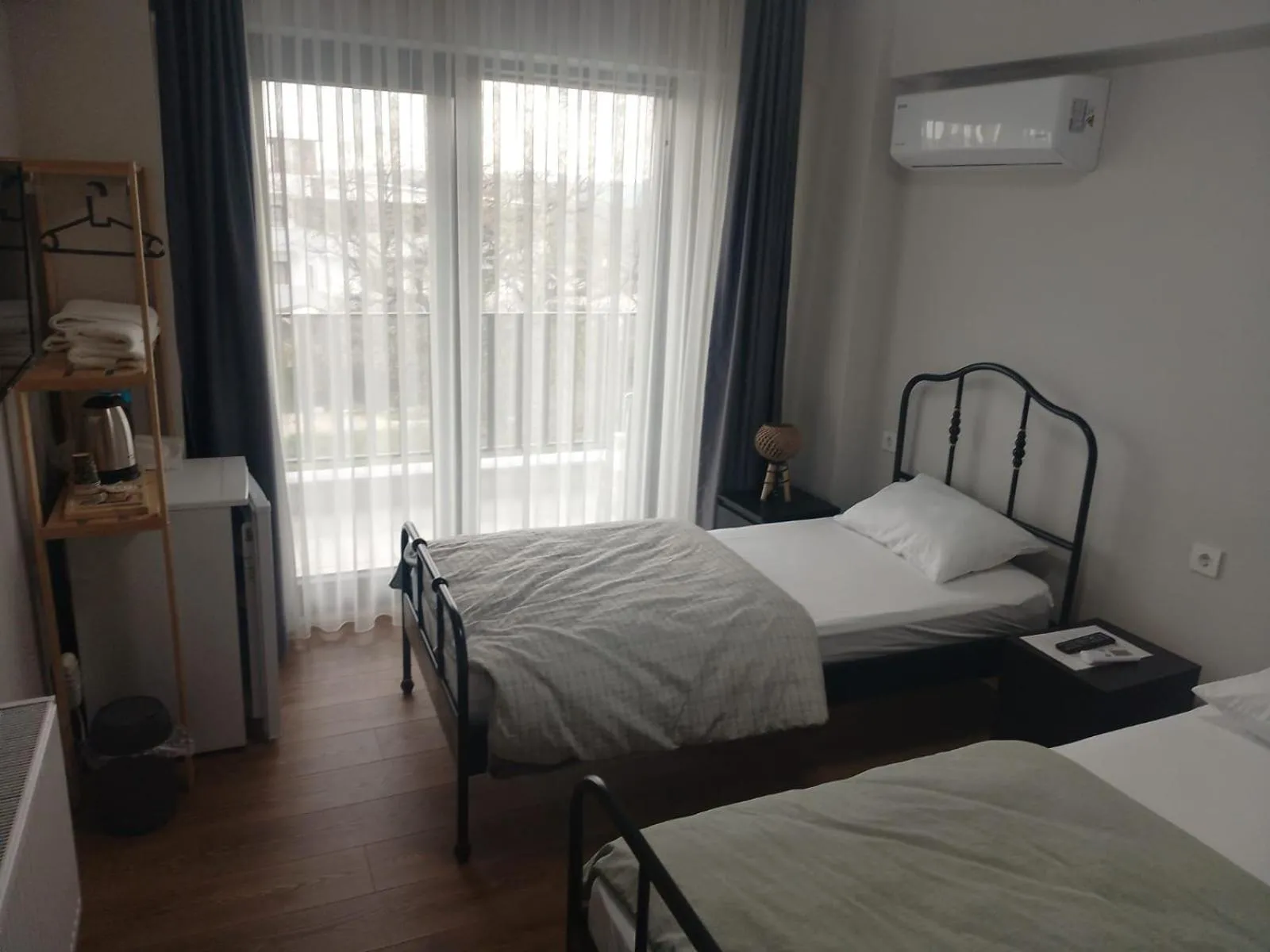 Photo of the whole room, Bed in ROSe OTEL