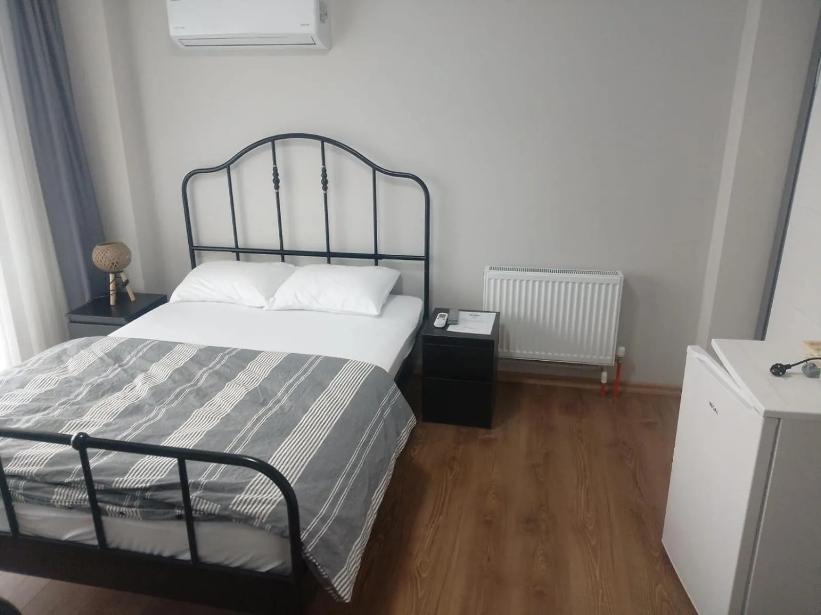 Photo of the whole room, Bed in ROSe OTEL