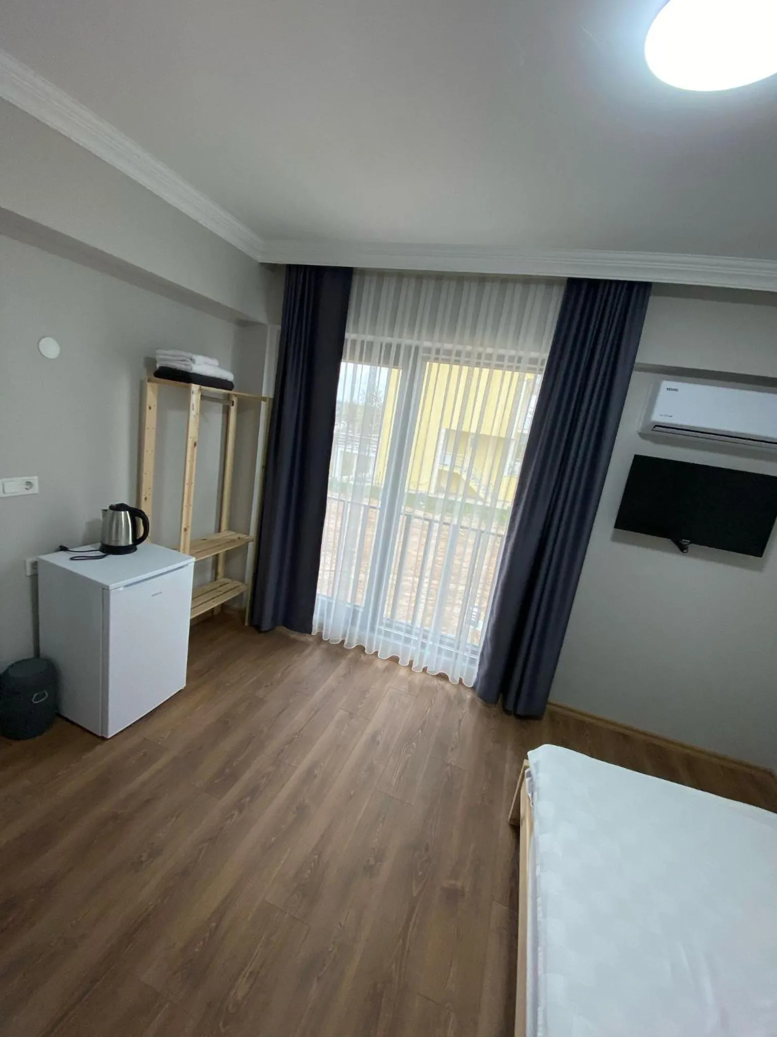 Photo of the whole room, Bed in ROSe OTEL