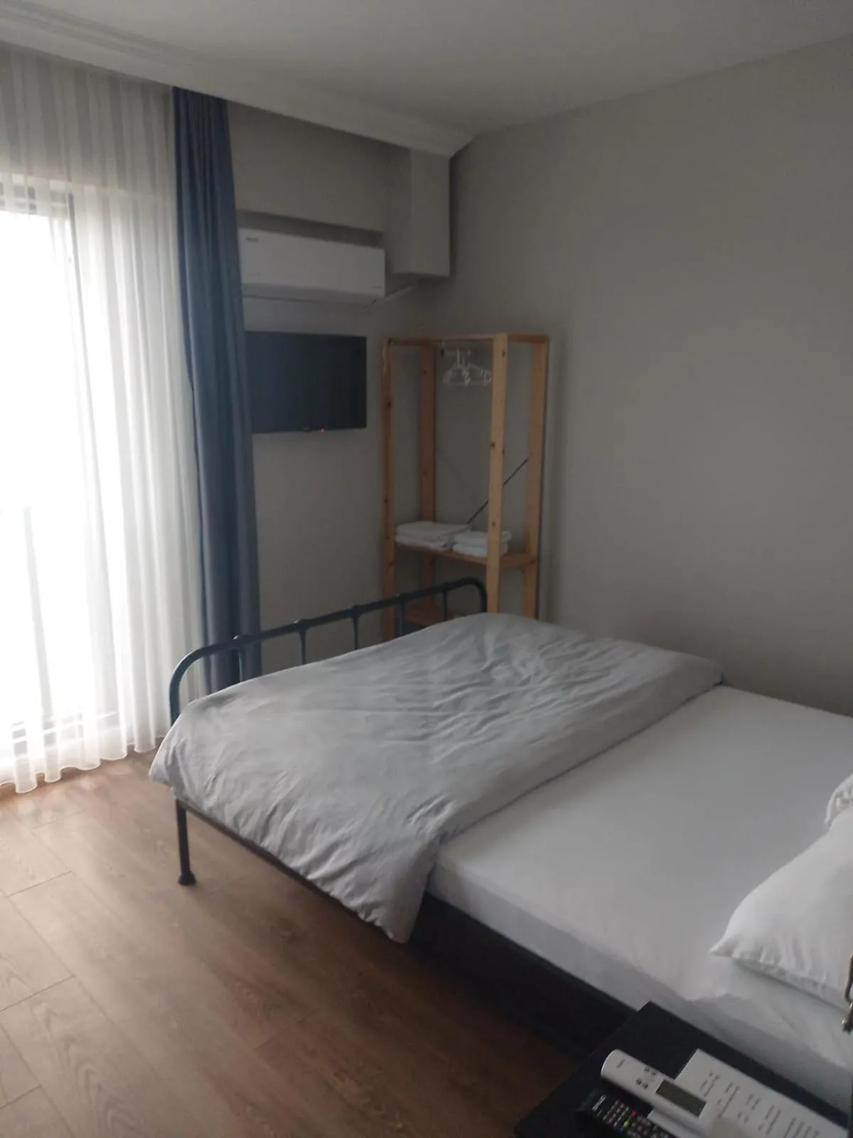 Photo of the whole room, Bed in ROSe OTEL