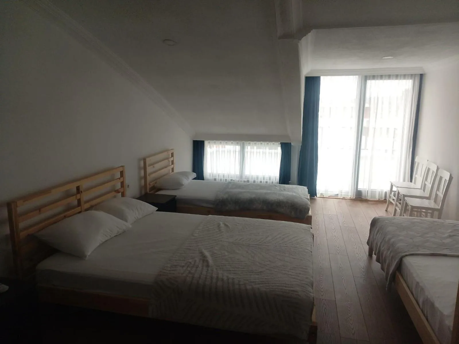 Photo of the whole room, Bed in ROSe OTEL