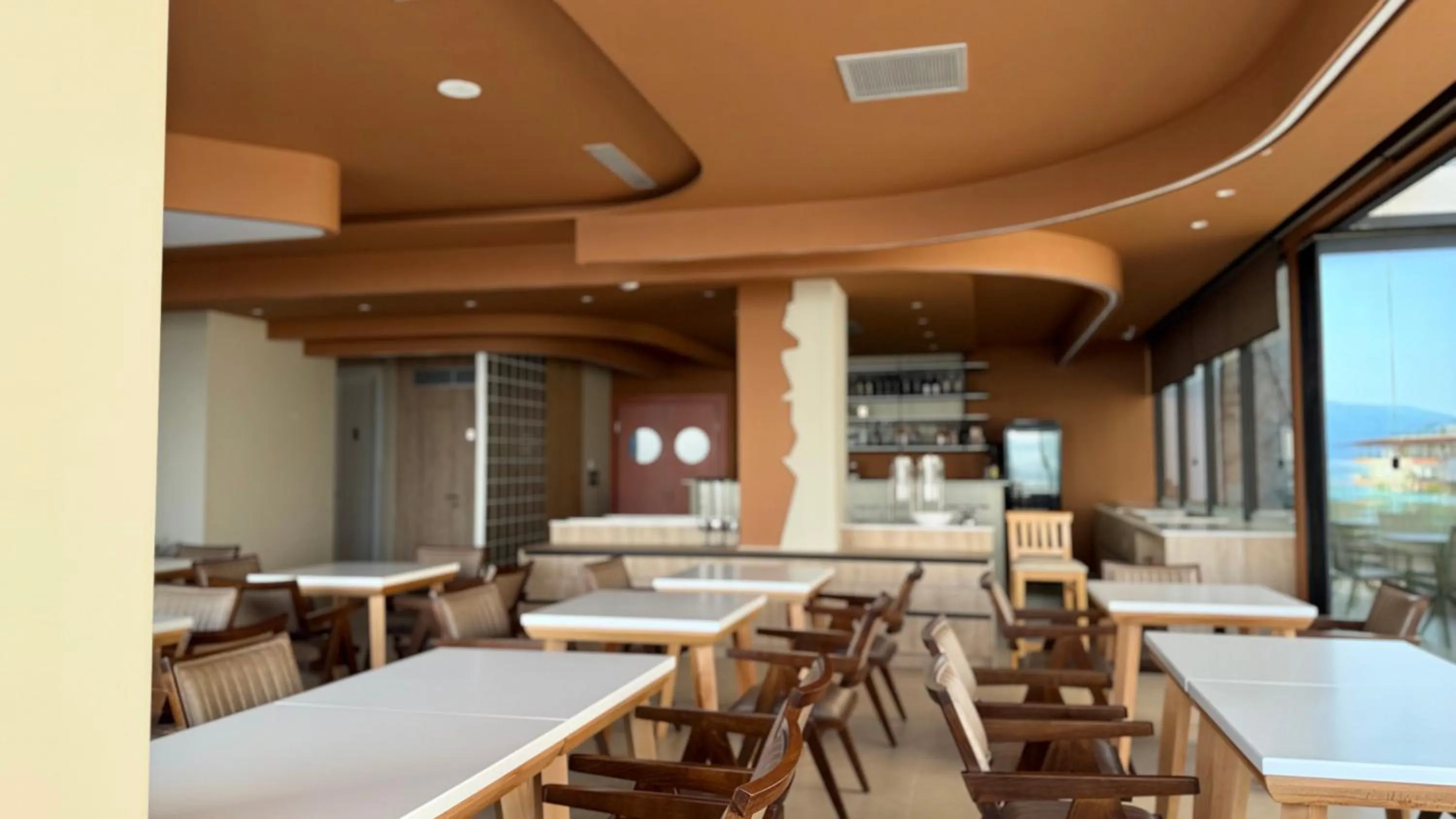 Restaurant/places to eat in Jako Premium Hotel