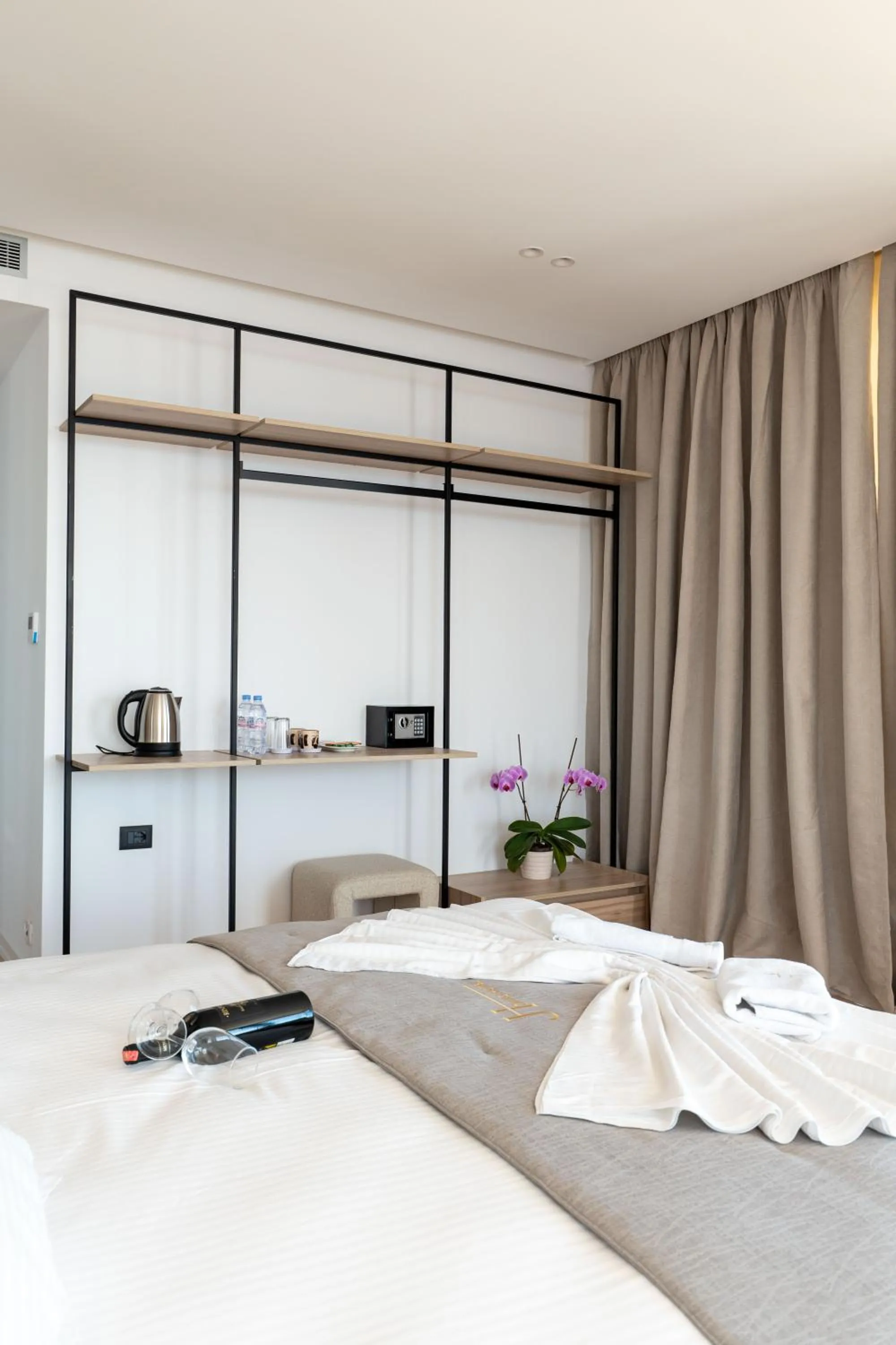 Bed in Jako Premium Hotel