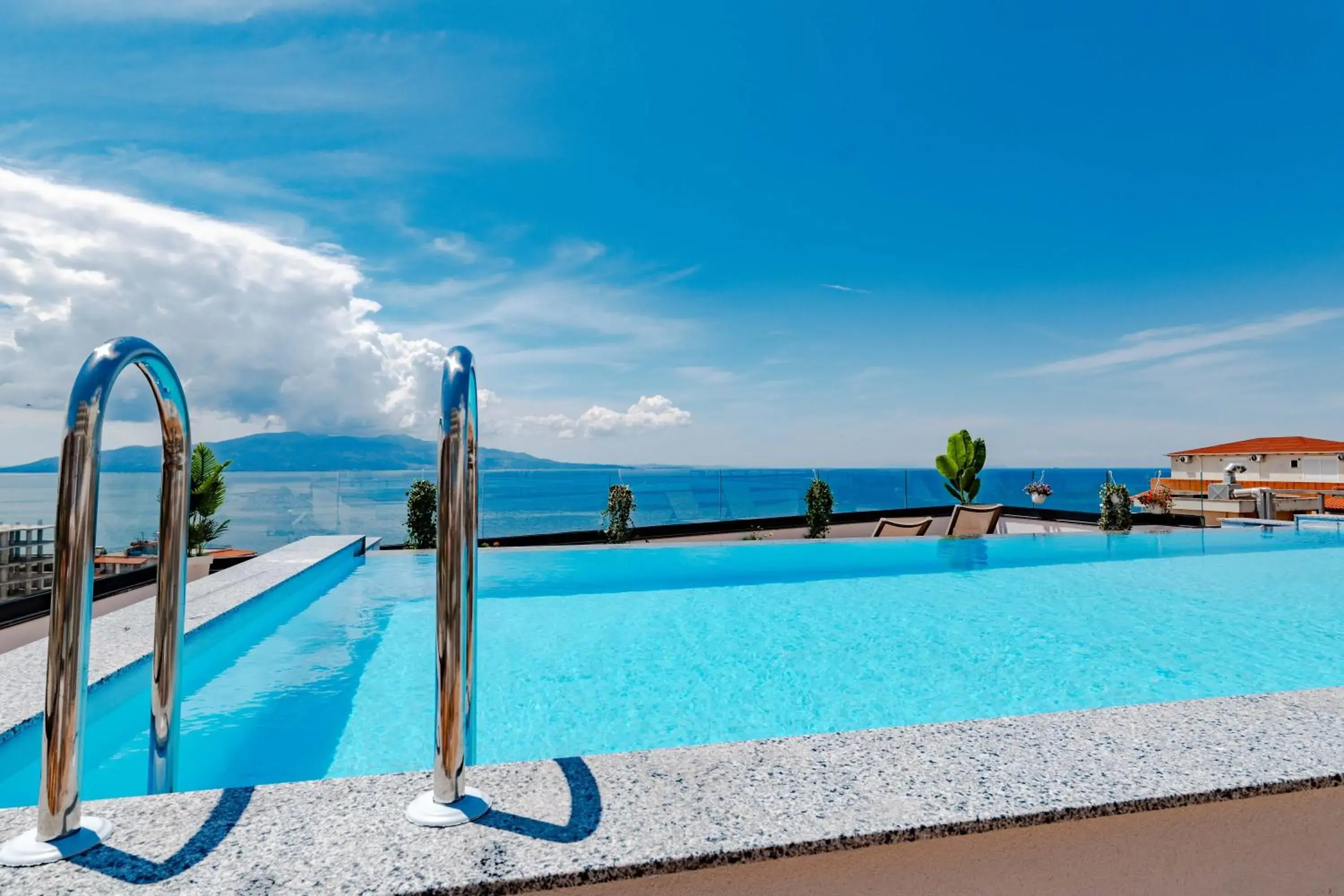 Pool view in Jako Premium Hotel Pool view in Jako Premium Hotel