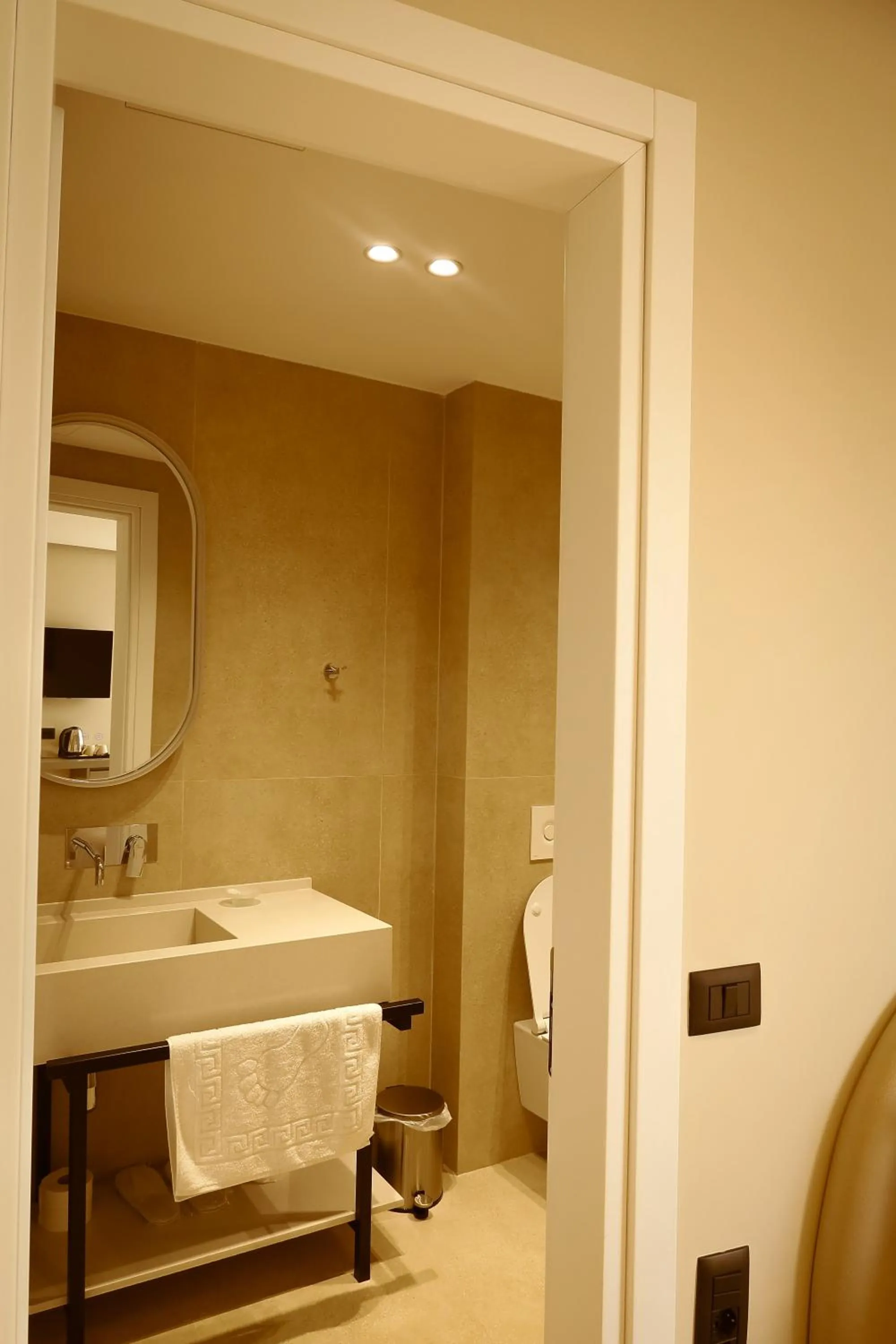 Toilet in Jako Premium Hotel