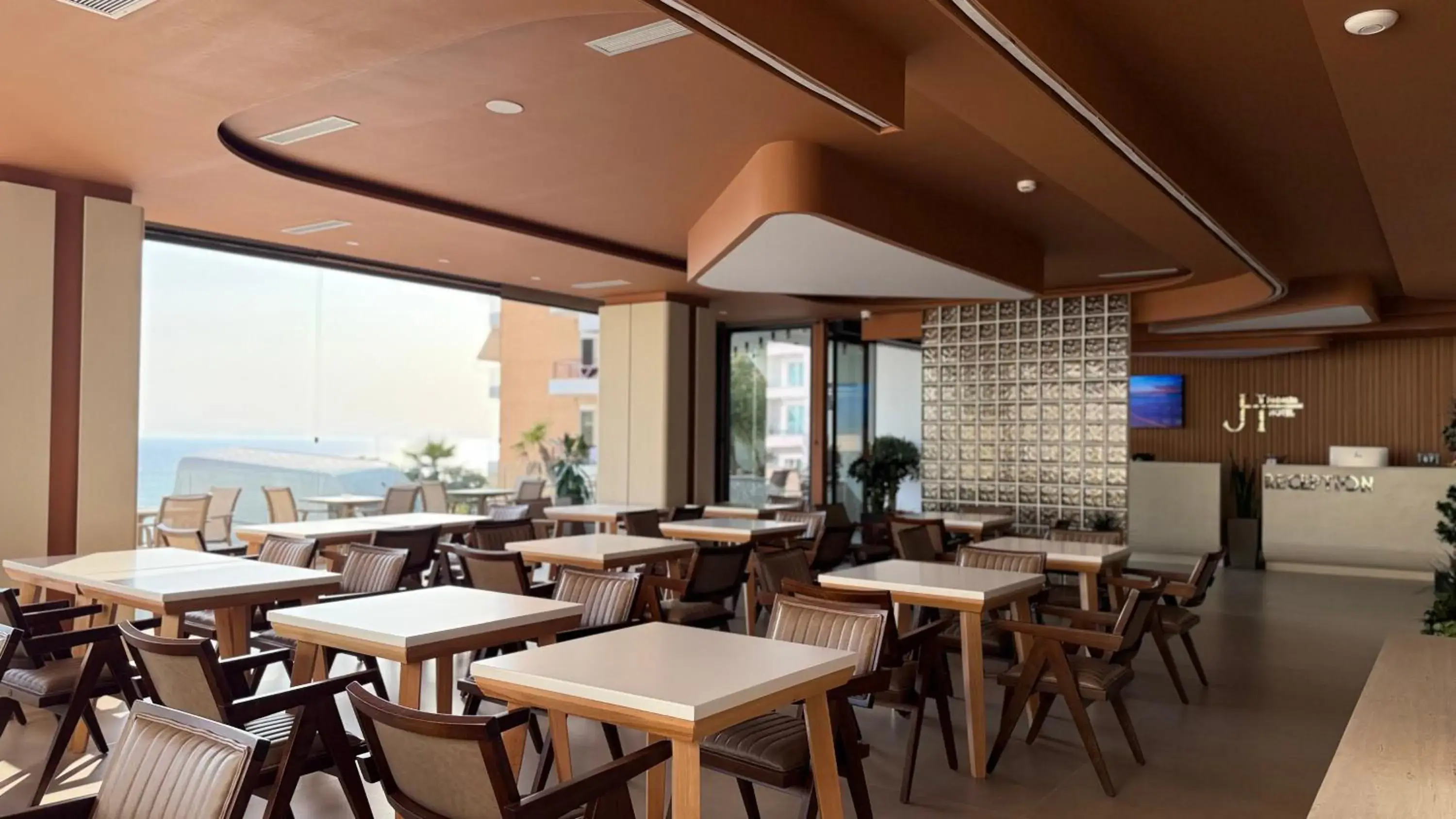 Restaurant/places to eat in Jako Premium Hotel Restaurant/places to eat in Jako Premium Hotel