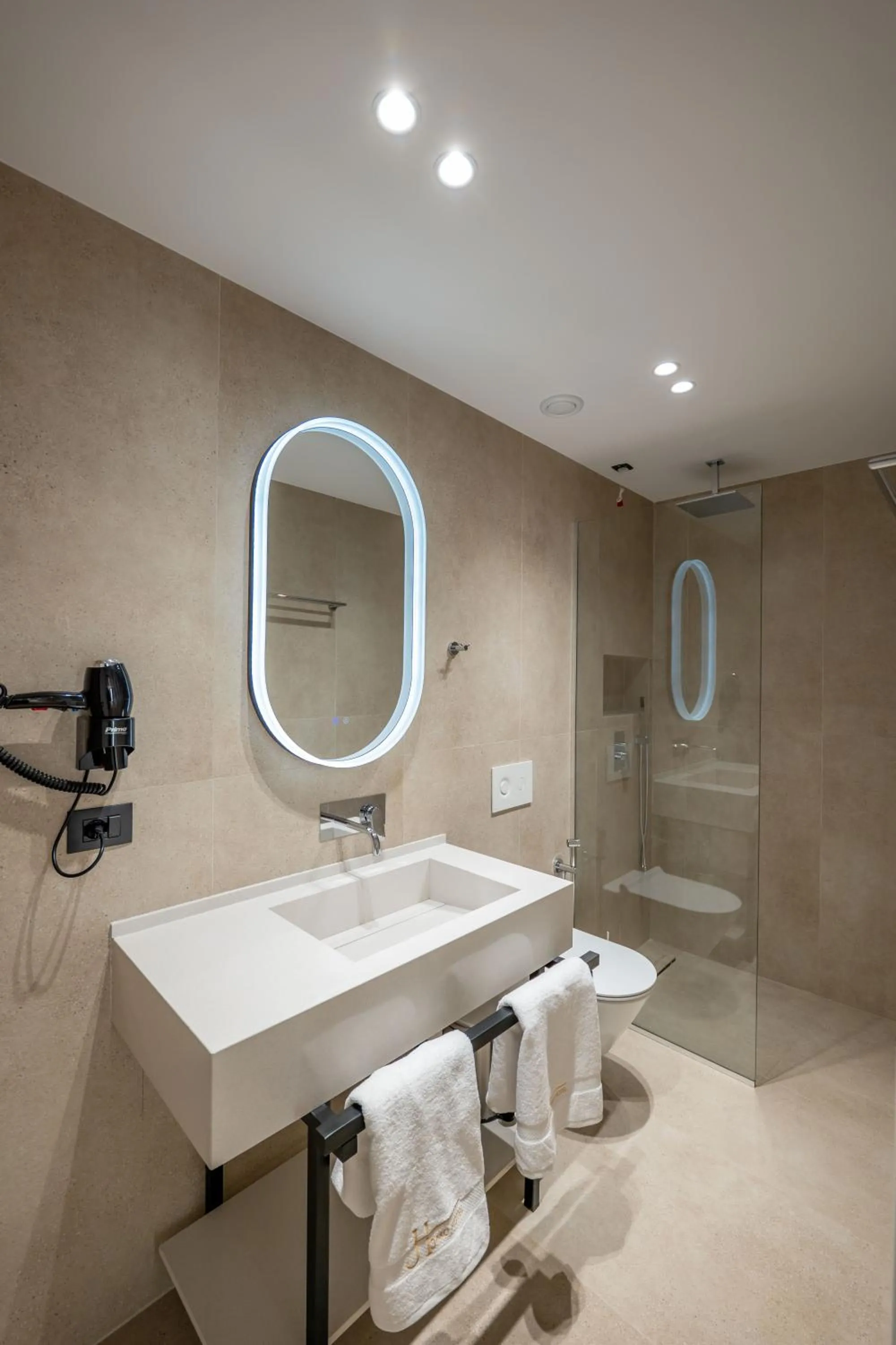 Bathroom in Jako Premium Hotel