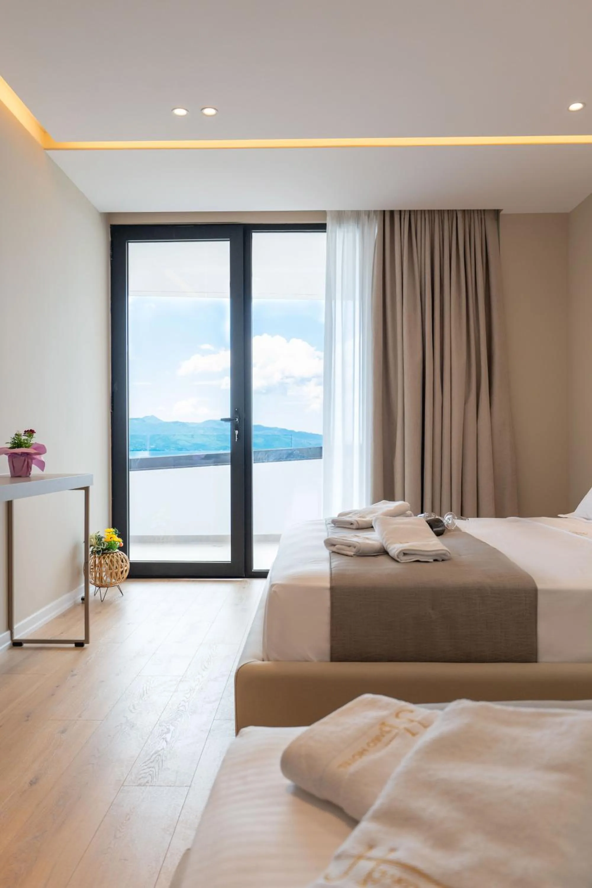 Sea view, Bed in Jako Premium Hotel