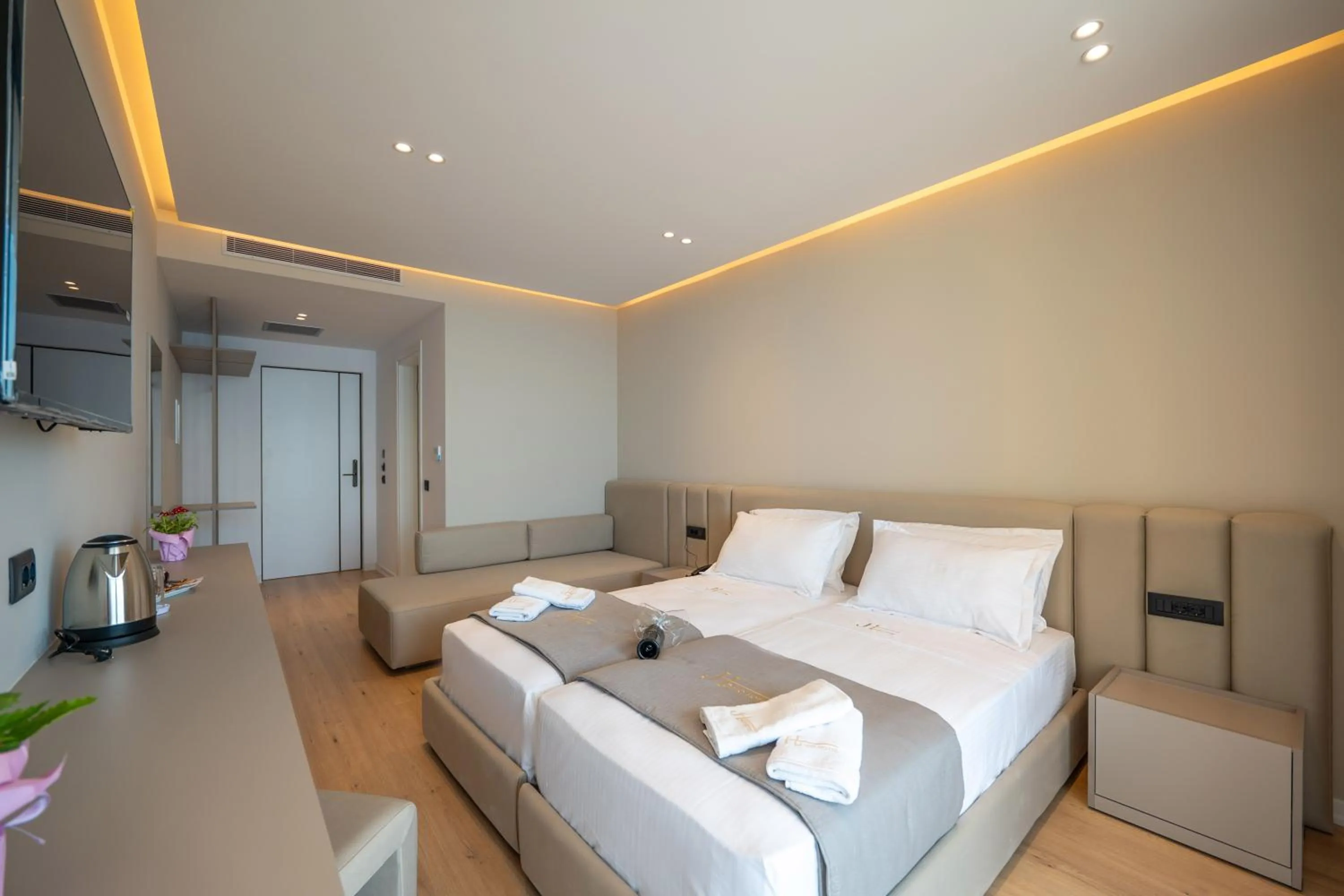 Photo of the whole room, Bed in Jako Premium Hotel