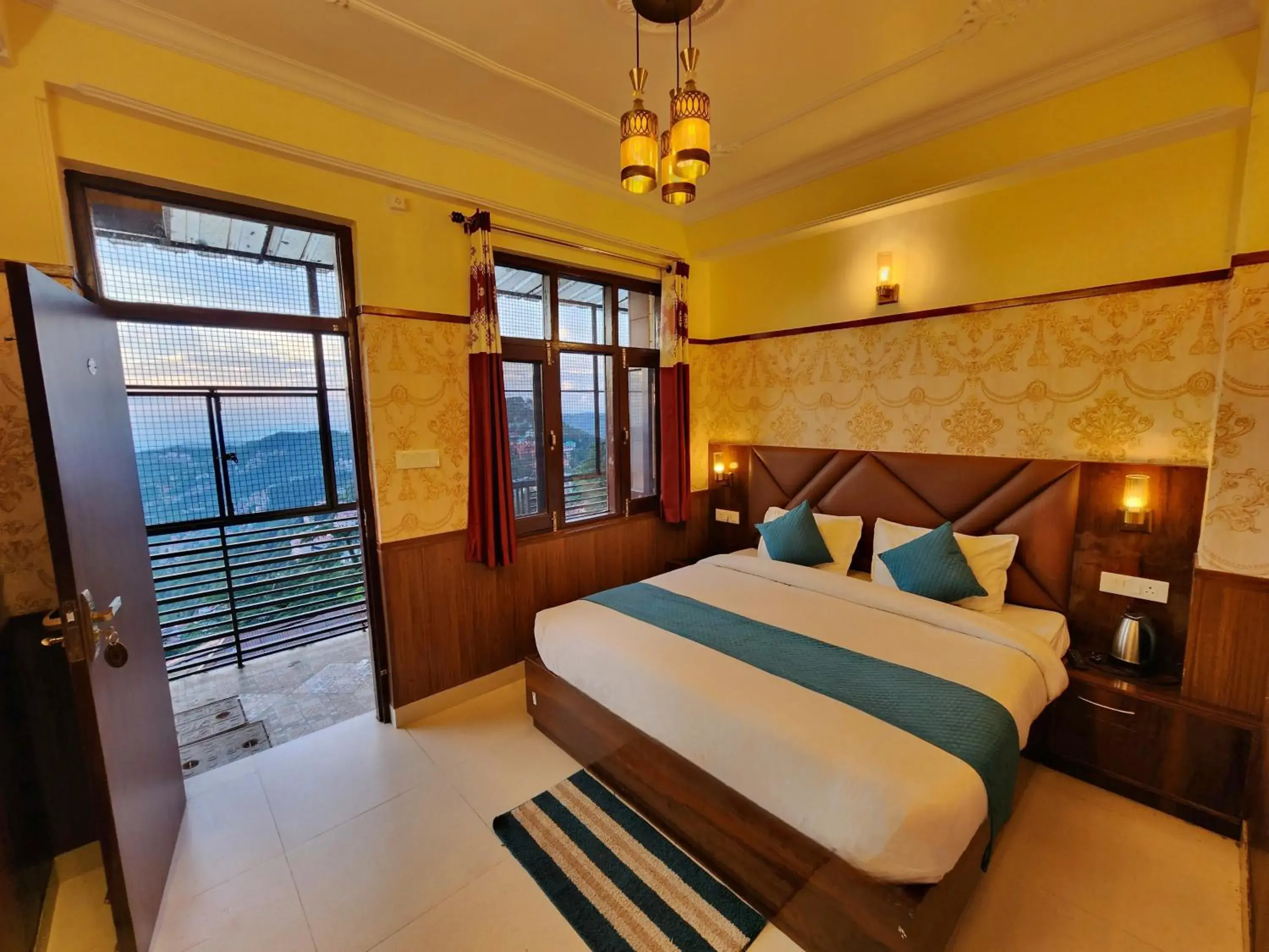 Bed in Florence B&B Near Mall Road - Amazing Valley View Bed in Florence B&B Near Mall Road - Amazing Valley View