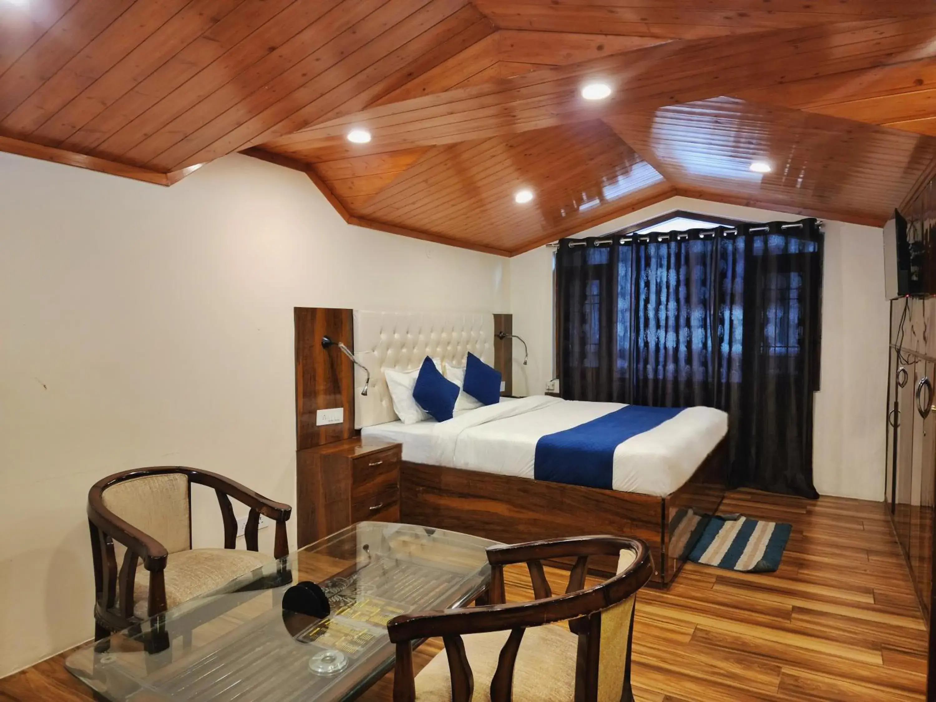 Bed in Florence B&B Near Mall Road - Amazing Valley View Bed in Florence B&B Near Mall Road - Amazing Valley View