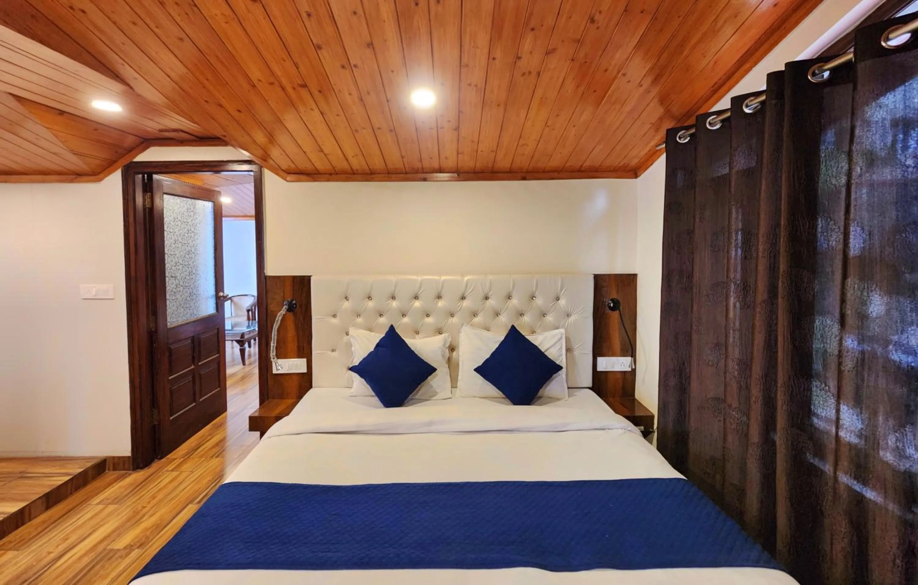 Bed in Florence B&B Near Mall Road - Amazing Valley View