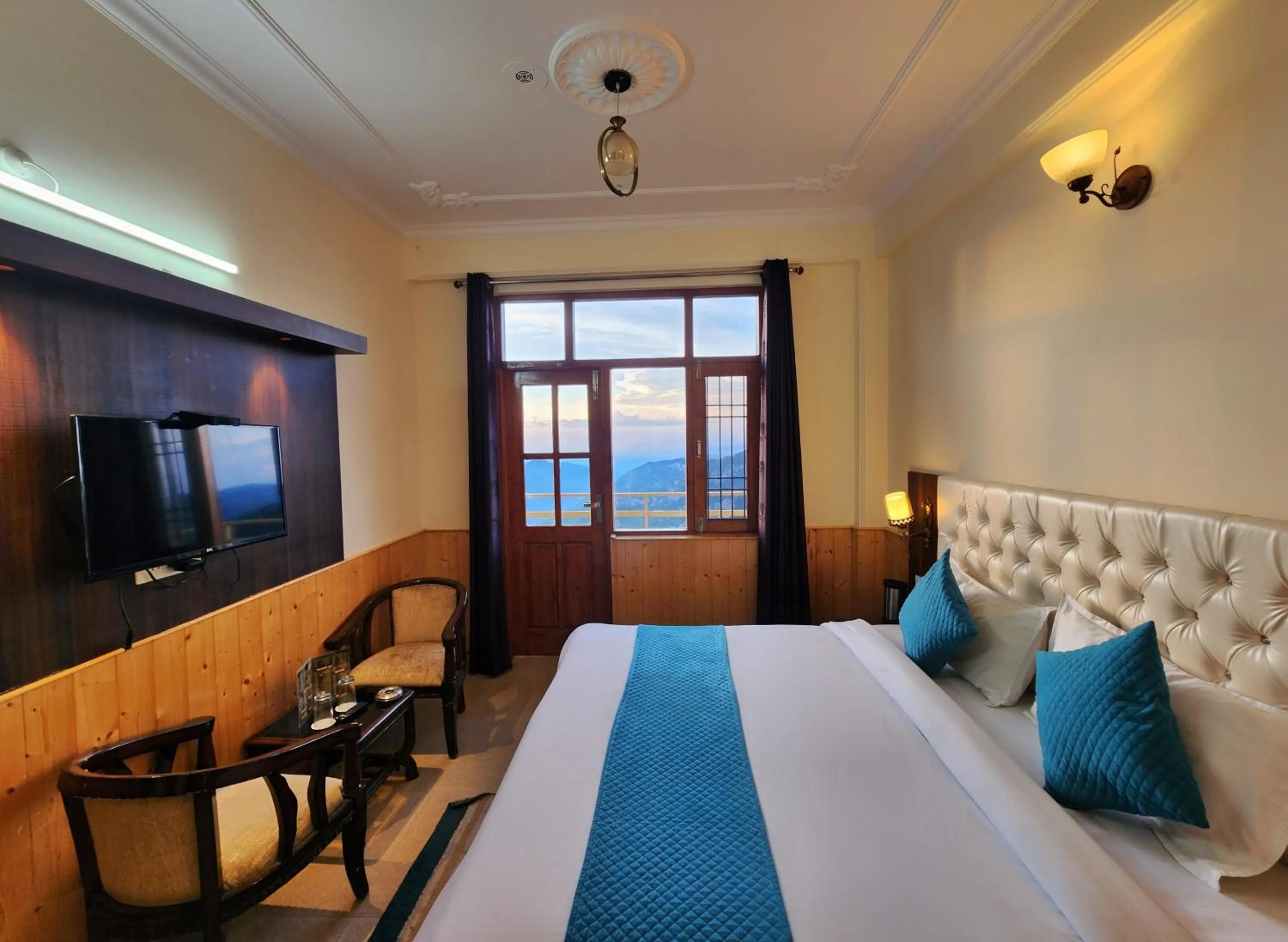 Bed in Florence B&B Near Mall Road - Amazing Valley View