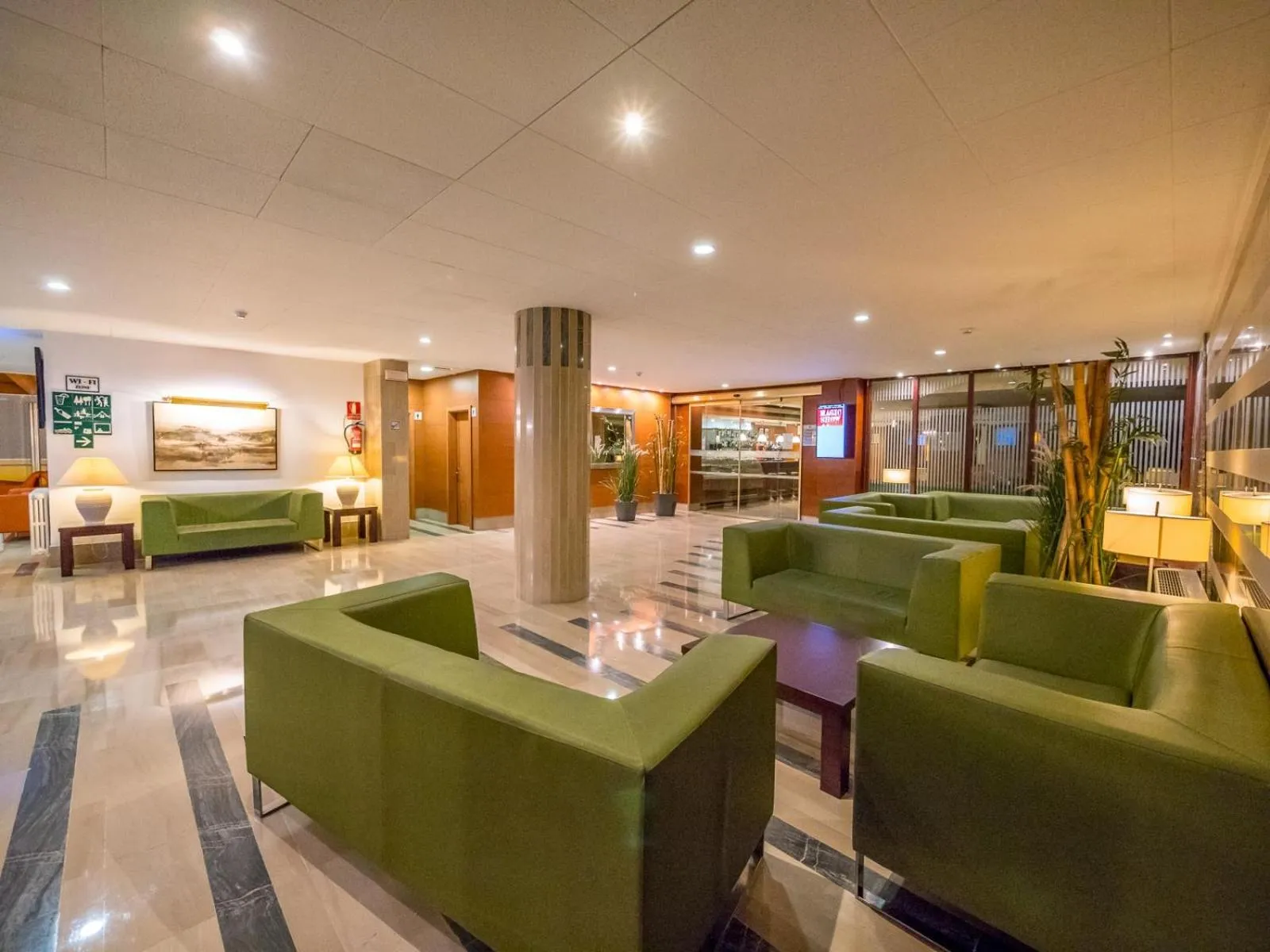 Lobby or reception in Golden Port Salou & Spa