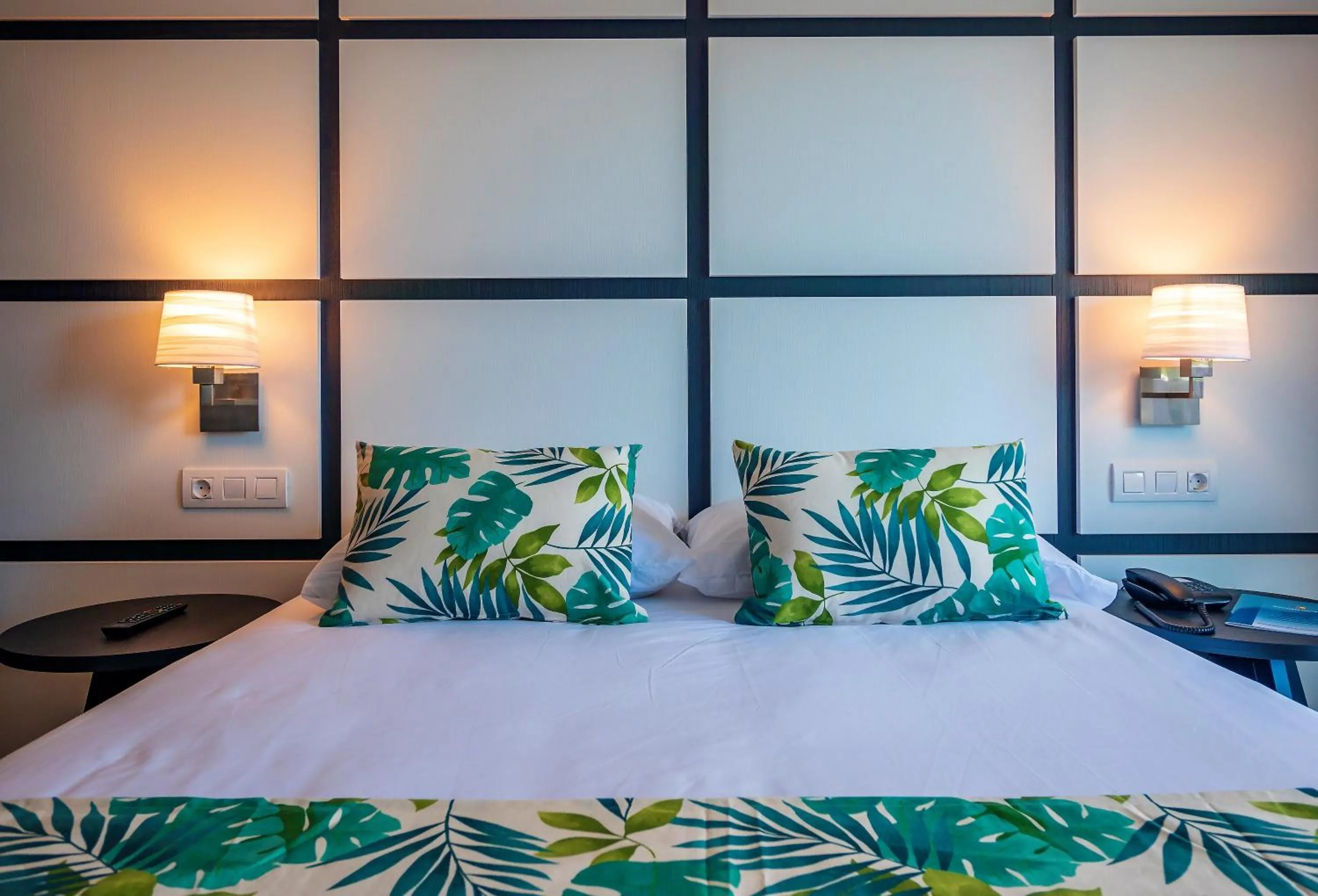 Bed in Golden Port Salou & Spa