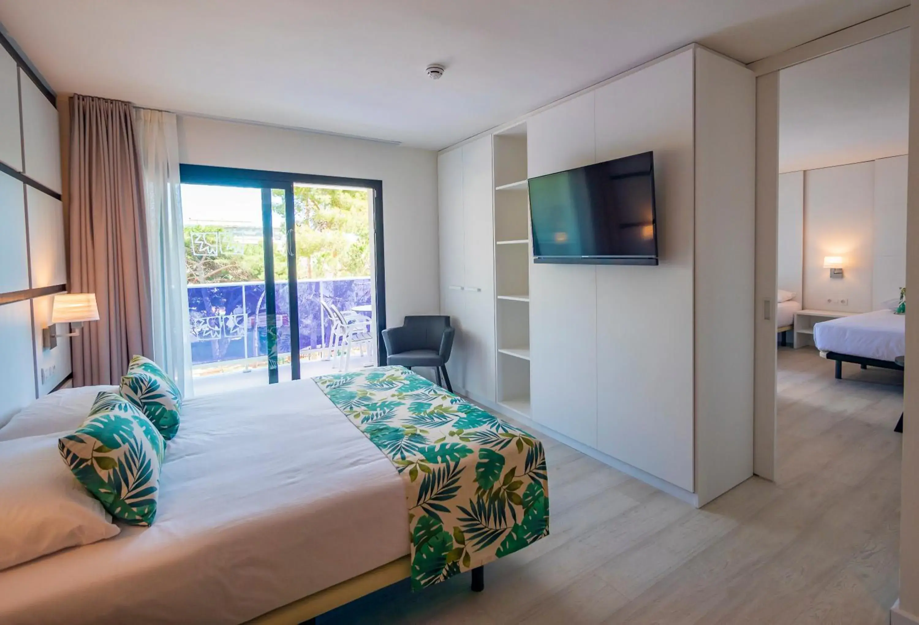 Photo of the whole room, Bed in Golden Port Salou & Spa Photo of the whole room, Bed in Golden Port Salou & Spa