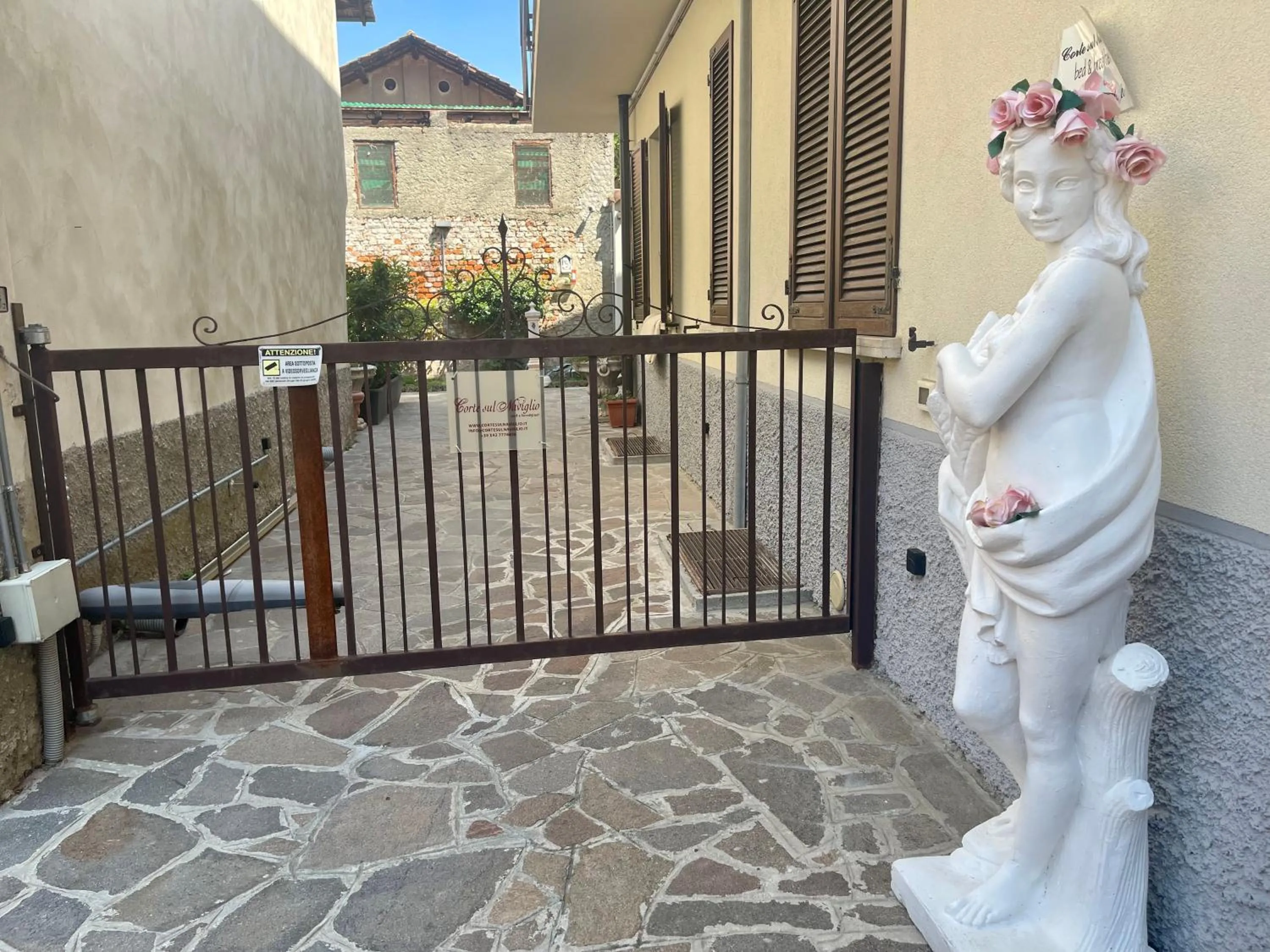 B&B Corte sul Naviglio CIN I T 0 1 5 0 7 0 C 1 3 X U I L Q C V